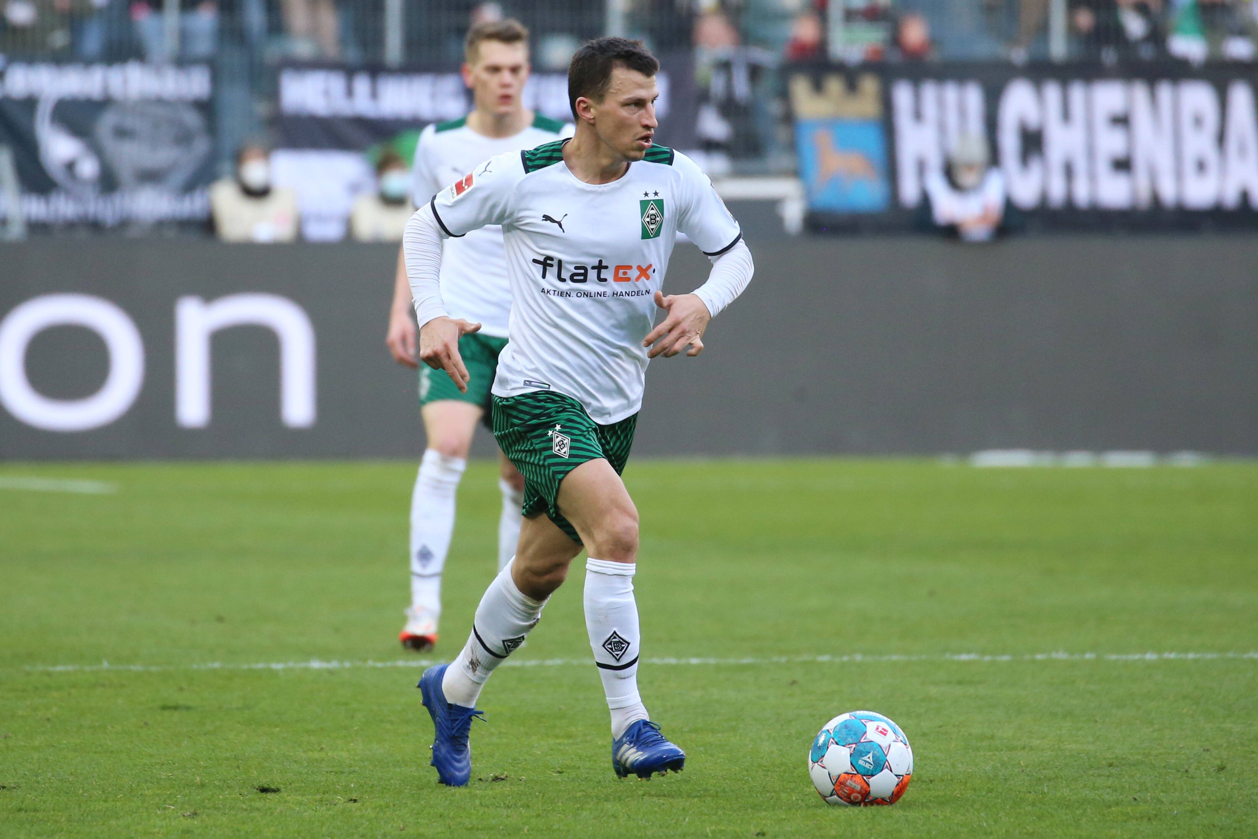 Stefan Lainer von Borussia Mönchengladbach erlebte am 22. Bundesliga-Spieltag einen 3:2-Sieg gegen den FC Augsburg mit seinem Team.