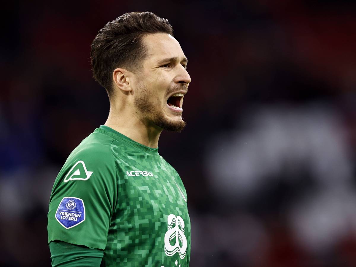 Janis Blaswich, Keeper von Heracles Almelo, beim Spiel zwischen seinem Klub und Ajax Amsterdam am 6. Februar 2022.