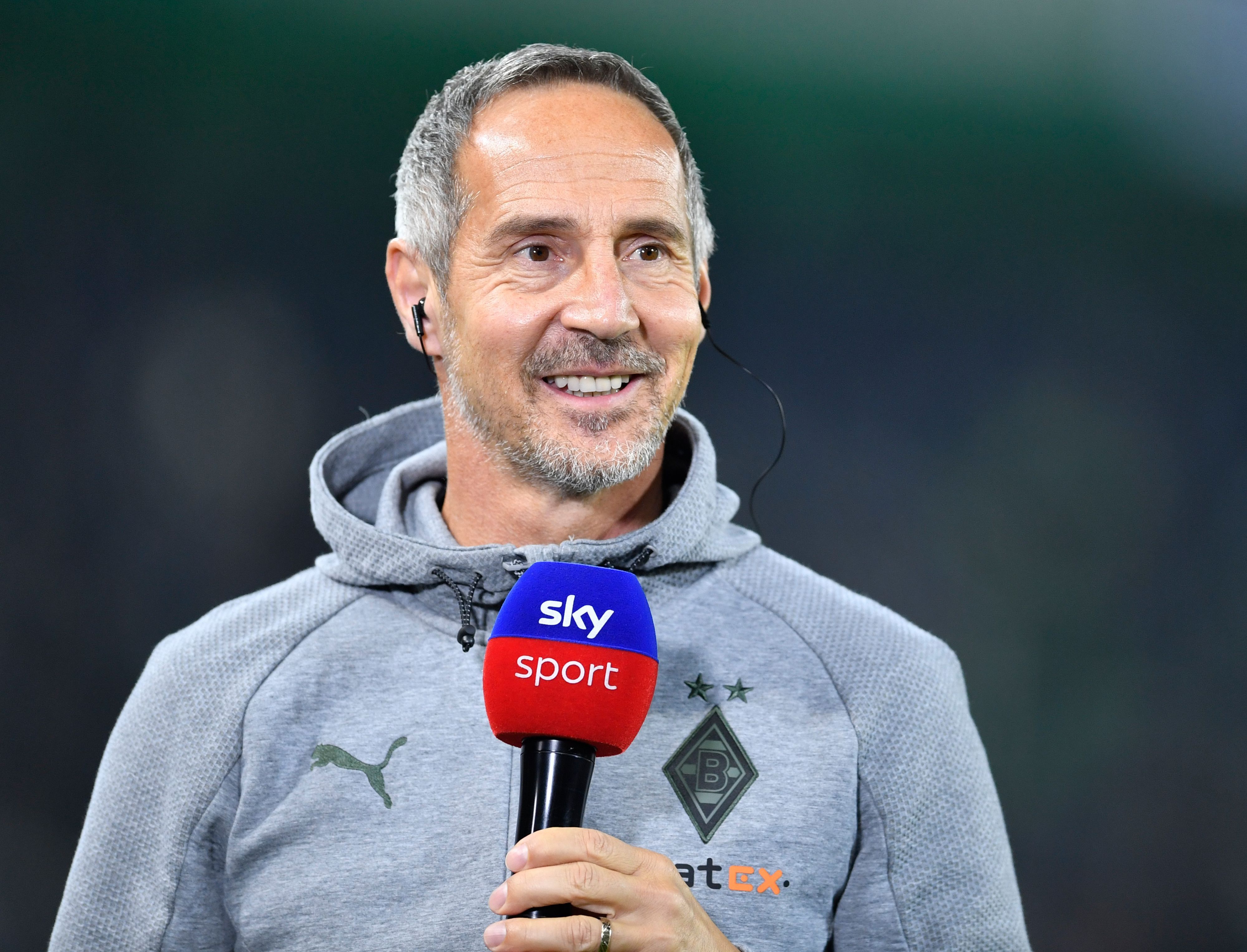 Fußball: DFB-Pokal, Borussia Mönchengladbach - Bayern München, 2. Runde, Stadion im Borussia-Park. Borussias Trainer Adi Hütter vor dem Spiel.