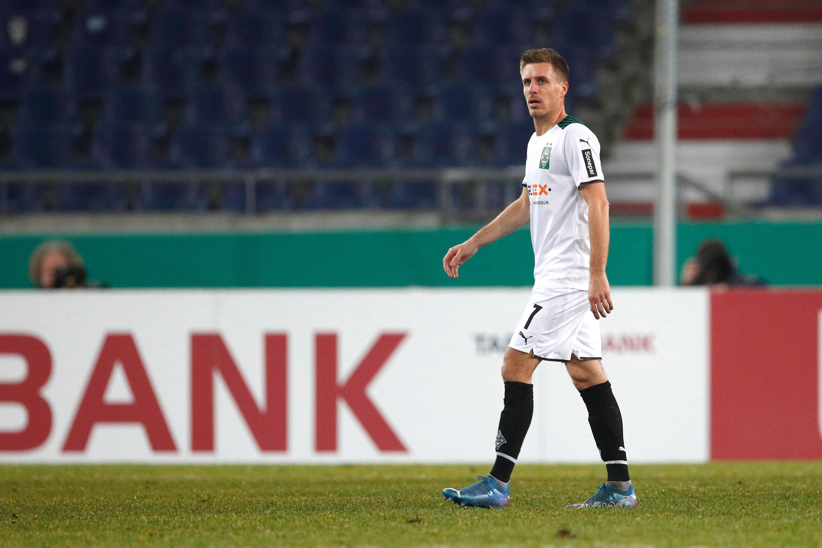 Patrick Herrmann von Borussia Mönchengladbach am 19. Januar 2022 nach dem DFB-Pokal-Aus seines Teams in Hannover.