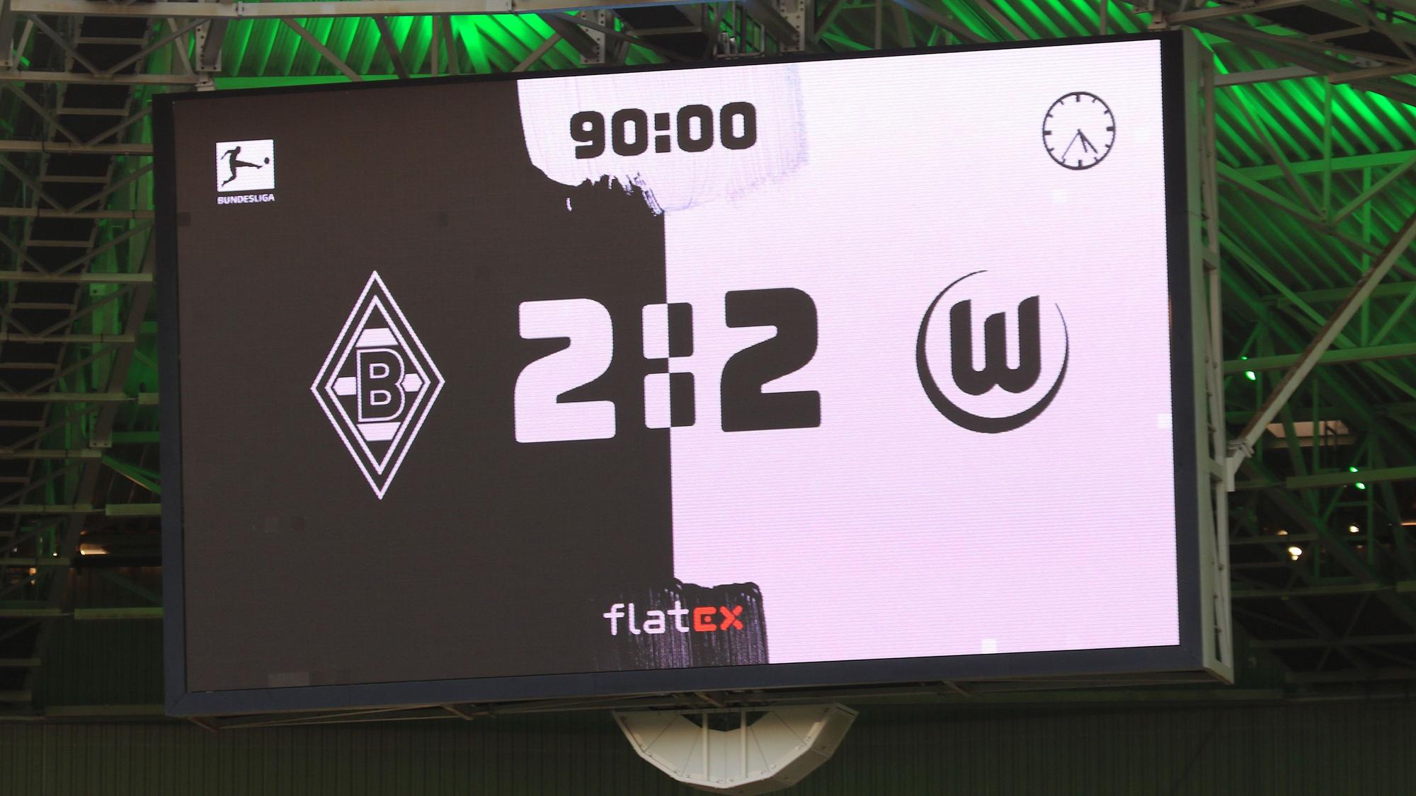 Die Anzeigetafel im Borussia-Park zeigt das Endergebnis zwischen Borussia Mönchengladbach und dem VfL Wolfsburg am Samstag (26. Februar 2022).