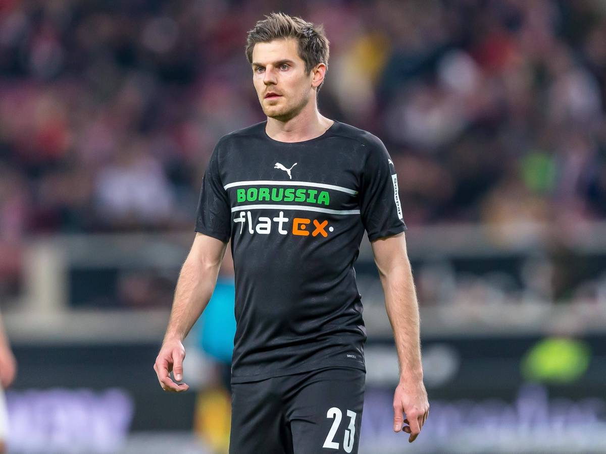 Betrübte Blicke in Stuttgart: Jonas Hofmann von Borussia Mönchengladbach verlor mit seinem Team am Samstagabend (5. März 2022) 2:3 beim VfB.
