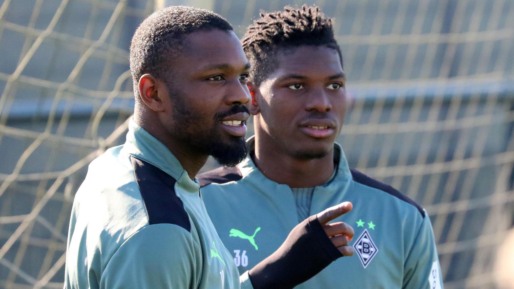 Gute Stimmung vor dem Spiel gegen Bochum. Marcus Thuram (l.) und Breel Embolo (r.) während einer Trainingseinheit am 10. März 2022.
Training
Marcus Thuram (Gladbach) und Breel Embolo (Gladbach).