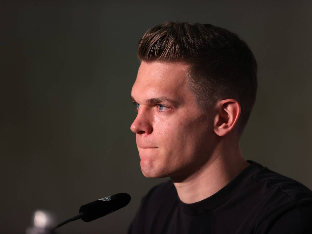 Matthias Ginter bei der Pressekonferenz der Nationalmannschaft.