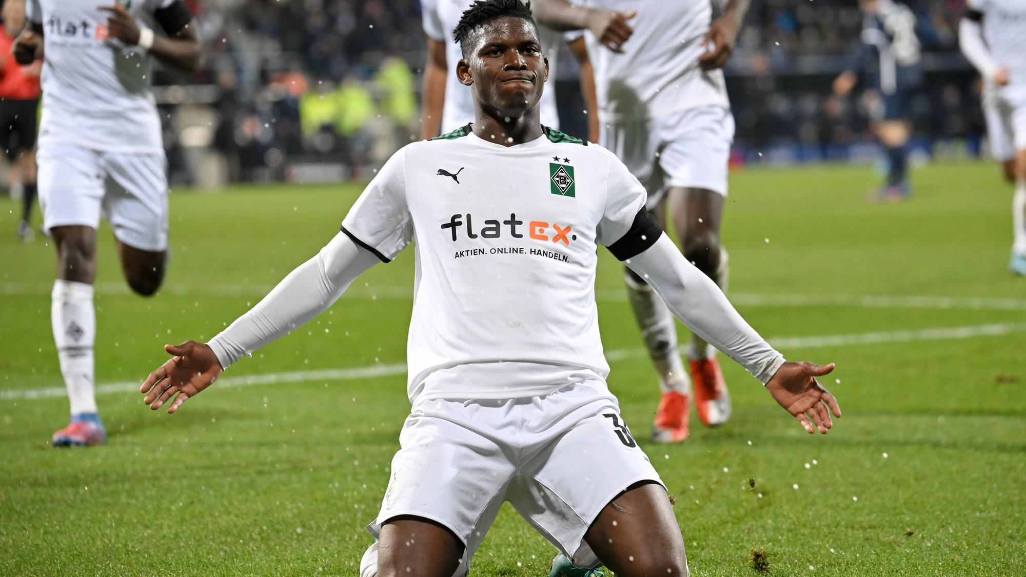 Breel Embolo von Borussia Mönchengladbach beim Torjubel am 18. März 2022 in Bochum.