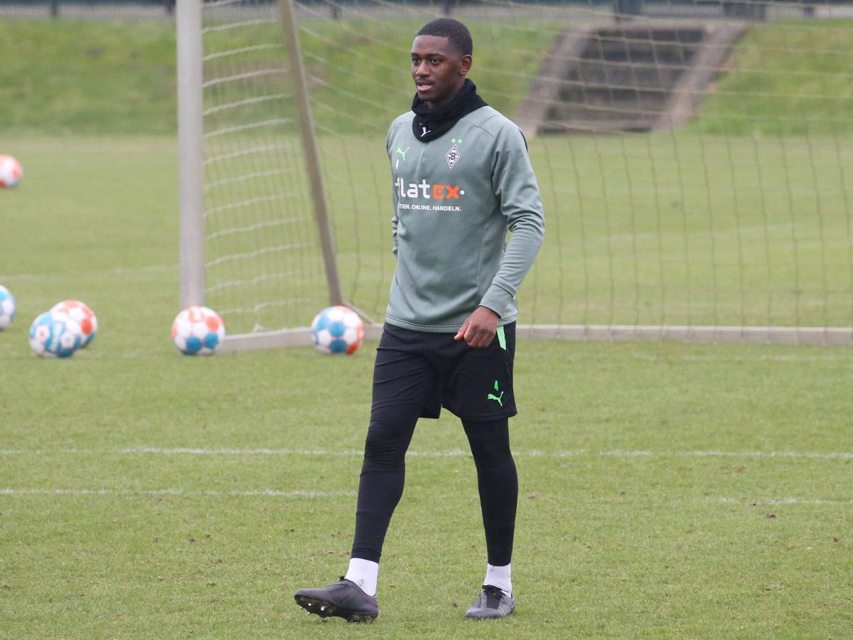 Mamadou Dourouré während einer Trainingseinheit von Borussia Mönchengladbach am 25. Januar 2022.