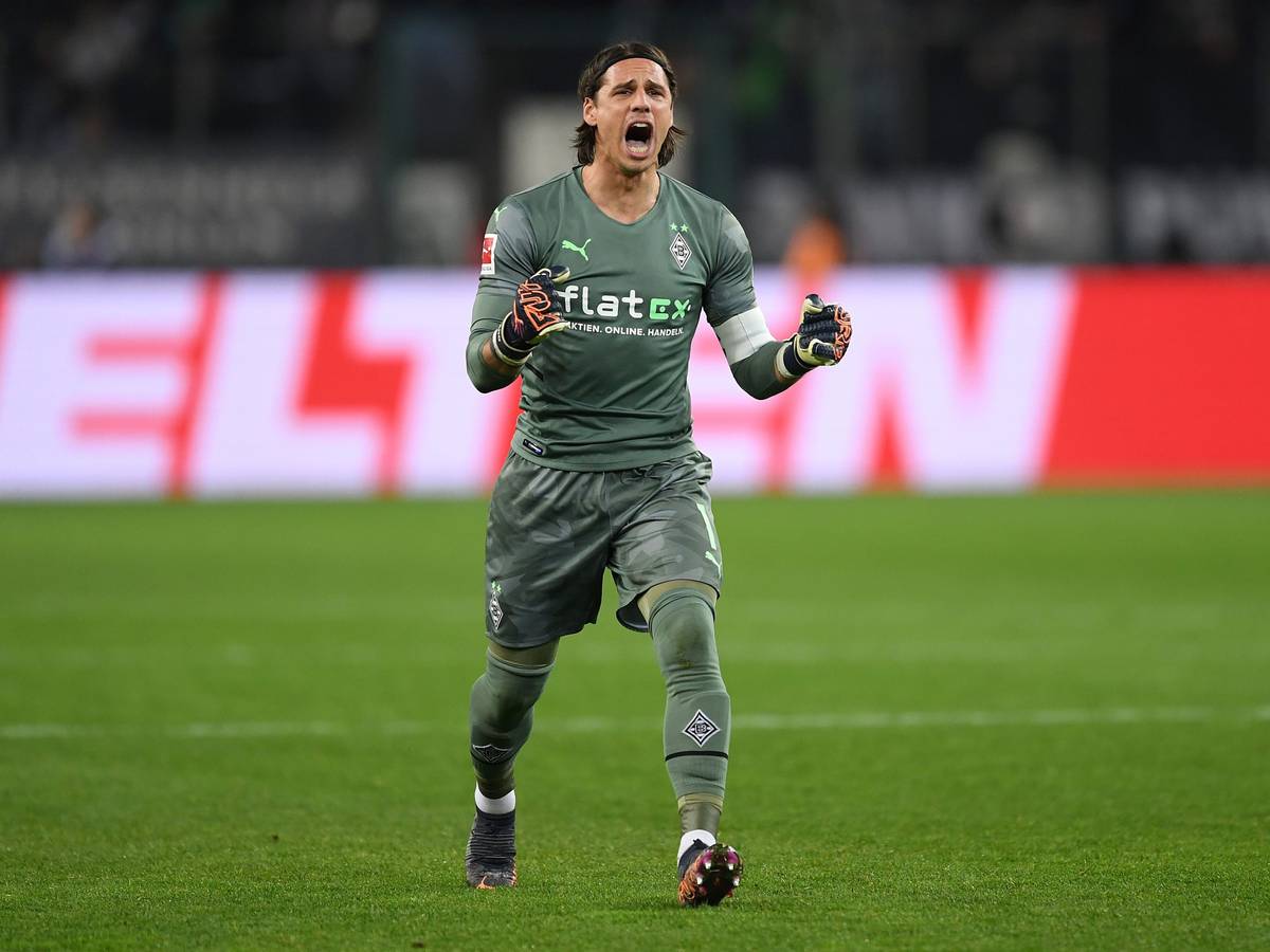 Yann Sommer beim Jubel am 12. März 2022 im Borussia-Park während des Bundesliga-Spiels zwischen Borussia Mönchengladbach und Hertha BSC.