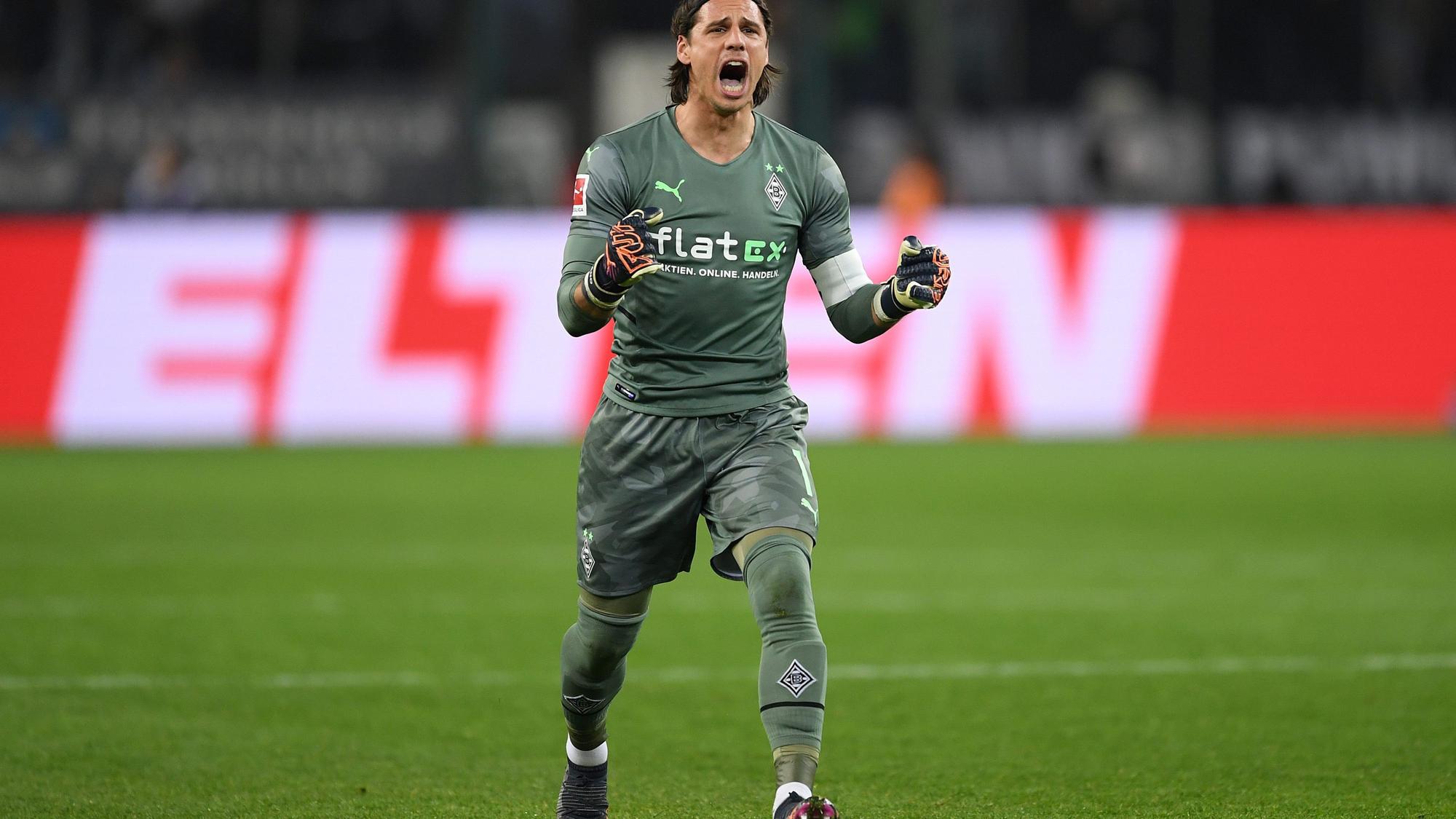 Yann Sommer beim Jubel am 12. März 2022 im Borussia-Park während des Bundesliga-Spiels zwischen Borussia Mönchengladbach und Hertha BSC.