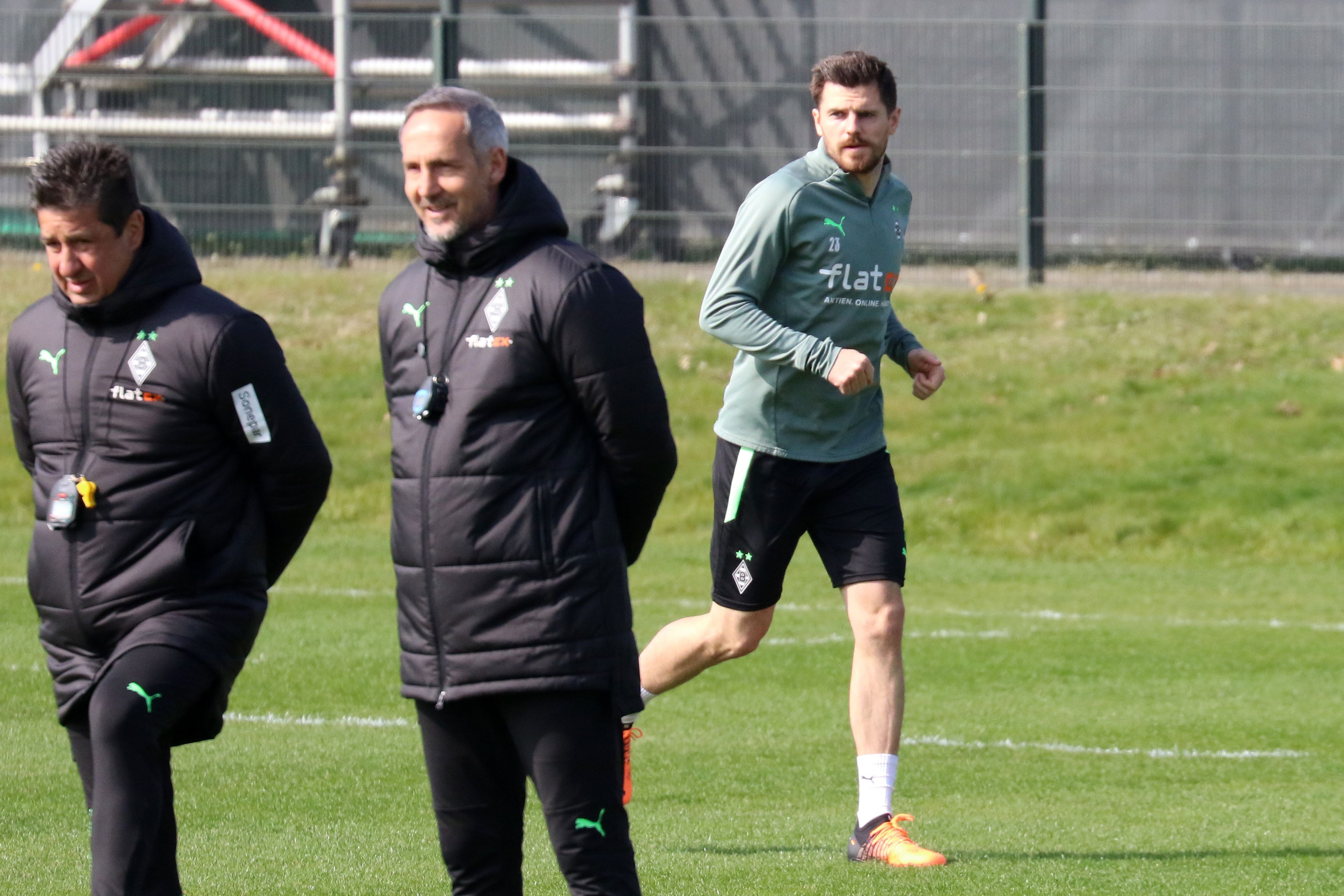 Jonas Hofmann von Borussia Mönchengladbach ist am Mittwoch (6. April 2022) wieder ins Teamtraining eingestiegen. Das Foto zeigt ihn am 30. März bei einer Laufeinheit im Borussia-Park.