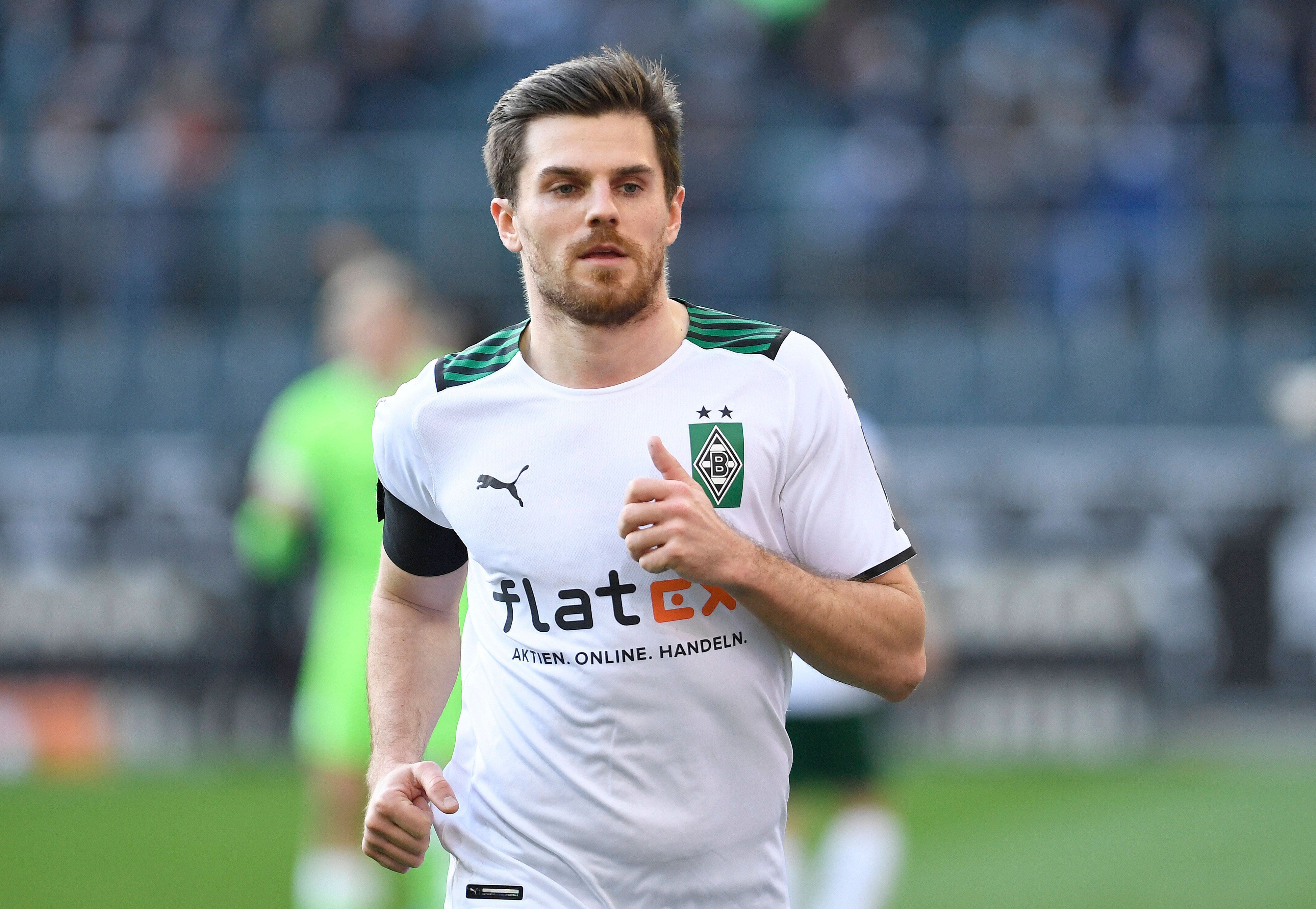 Jonas Hofmann von Borussia Mönchengladbach, hier am 26. Februar 2022 beim Spiel gegen den VfL Wolfsburg über den Rasen laufend.