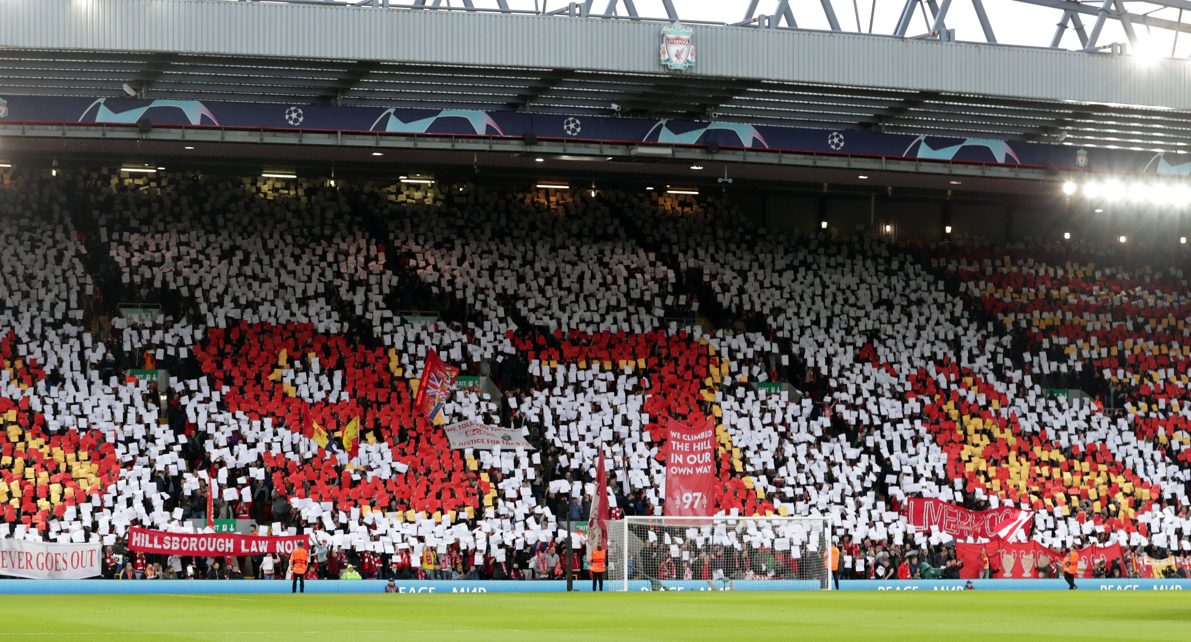 Beim Spiel zwischen dem FC Liverpool und Benfica Lissabon am Mittwoch (14. April 2022) wurde den Opfern der Hillsborough-Katastrophe gedacht. In der Halbzeitpause wurde außerdem die „Elf vom Niederrhein“ gespielt.
