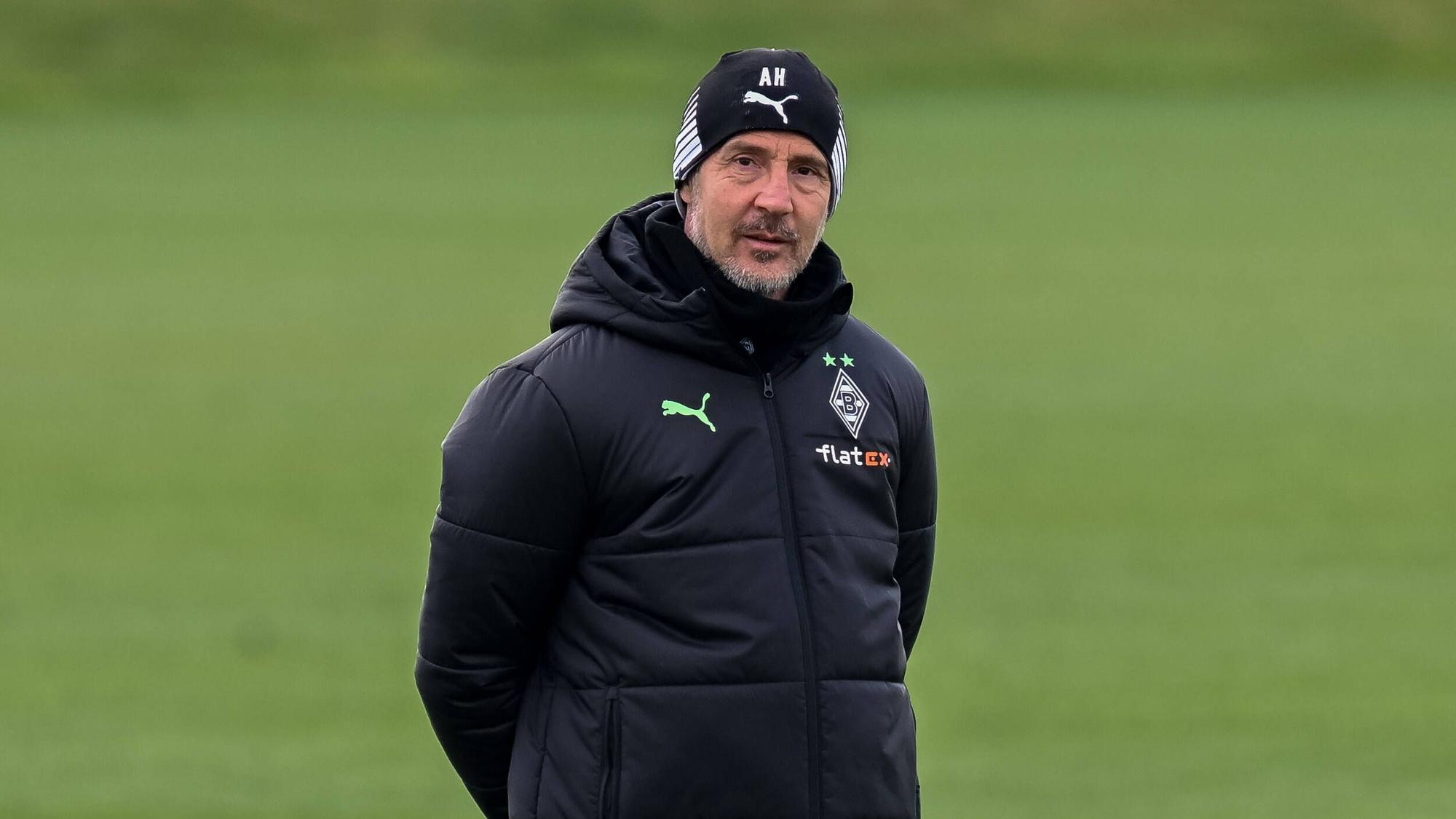 Adi Hütter, Cheftrainer von Borussia Mönchengladbach auf dem Trainingsplatz am 10. April 2022.