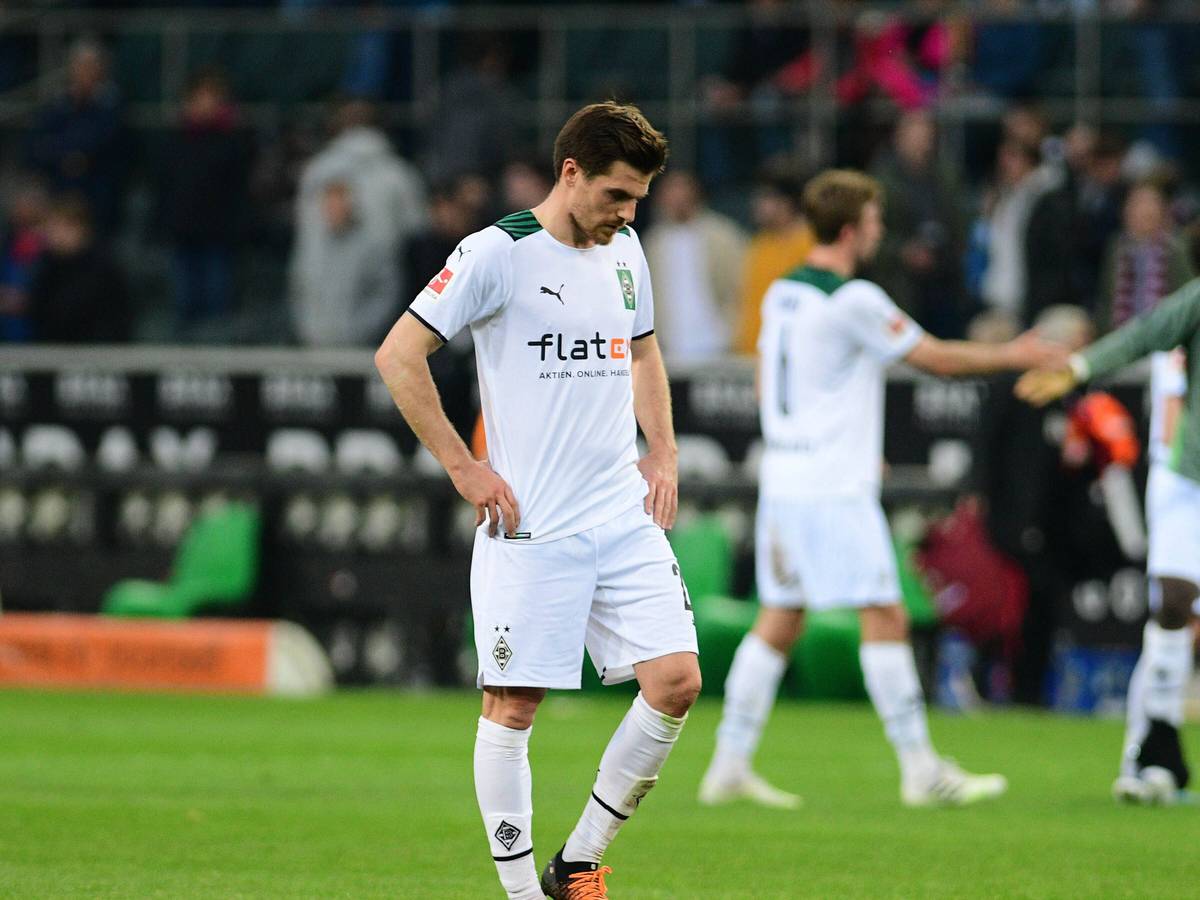 Jonas Hofmann, Spieler von Borussia Mönchengladbach nach der Derby-Niederlage gegen den 1. FC Köln am 16. April 2022.