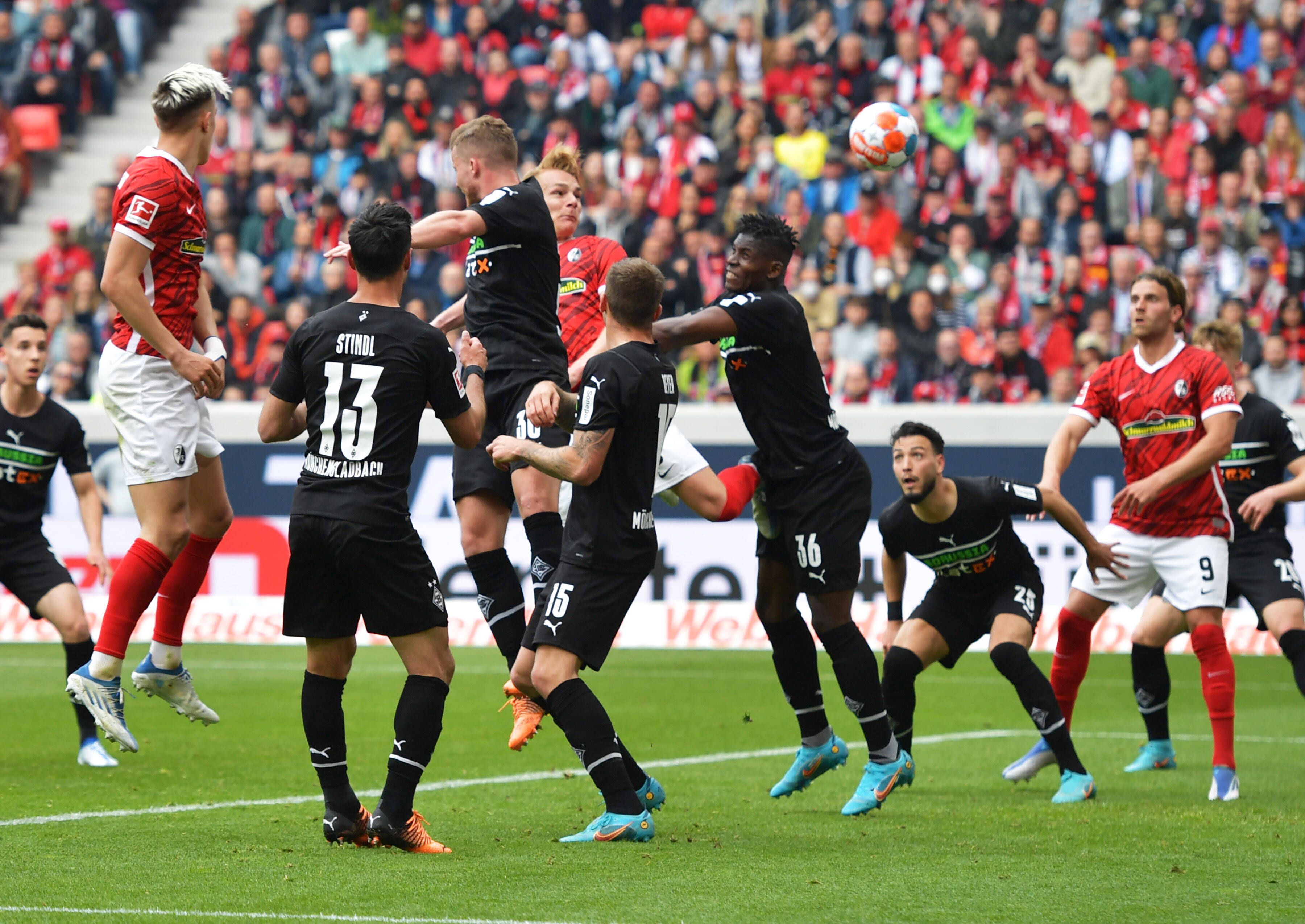 Am Samstag (23. April 2022) erspielte Borussia Mönchengladbach beim SC Freiburg ein 3:3.