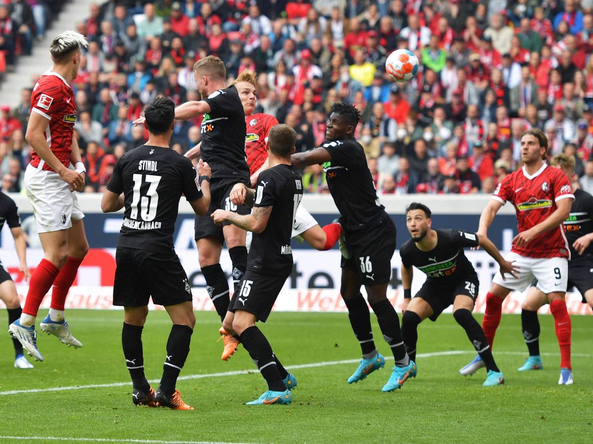 Am Samstag (23. April 2022) erspielte Borussia Mönchengladbach beim SC Freiburg ein 3:3.