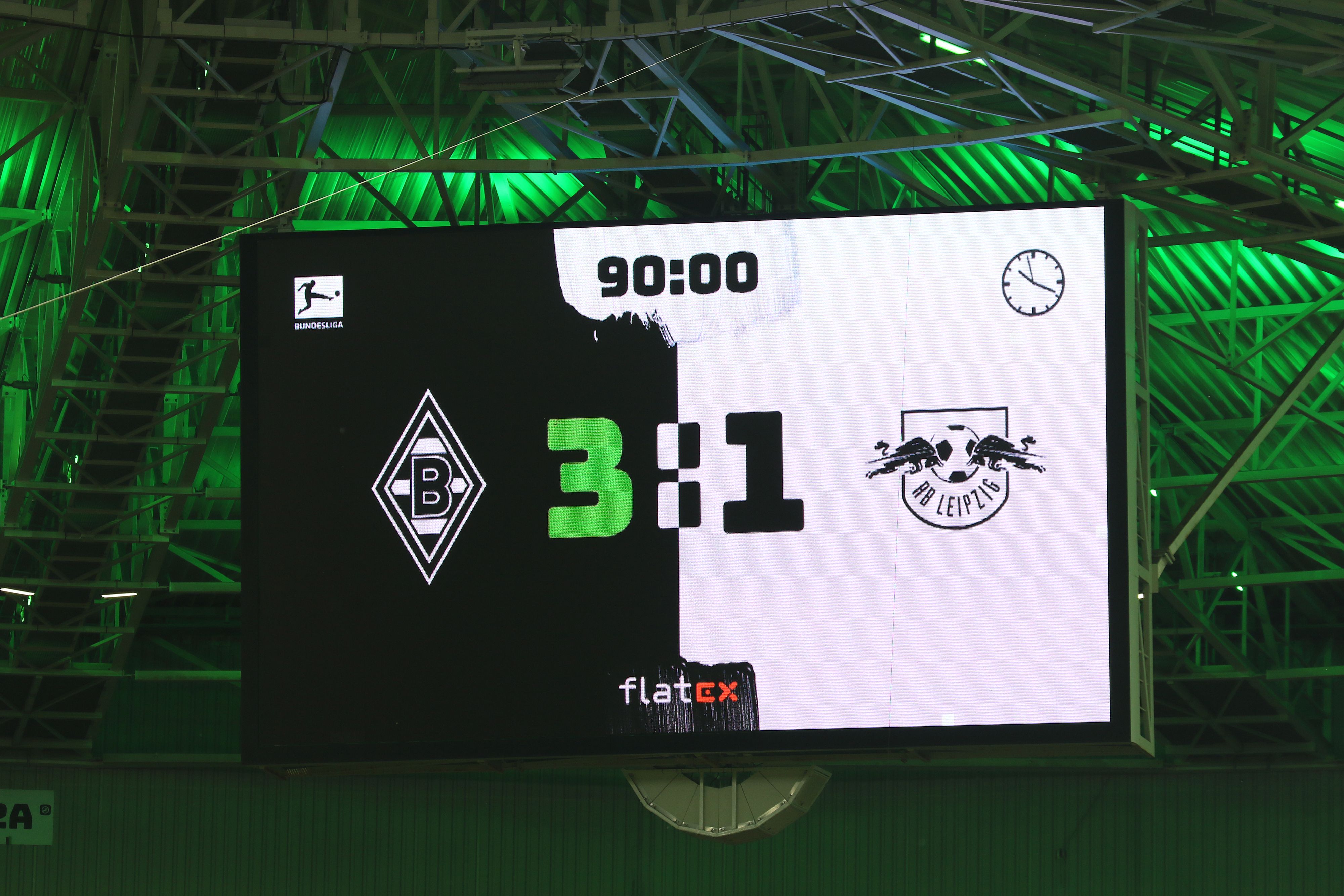 Die Anzeigetafel im Borussia-Park zeigt das Endergebnis am Montag (2. Mai 2022). Die Partie gegen RB Leipzig endete 3:1.