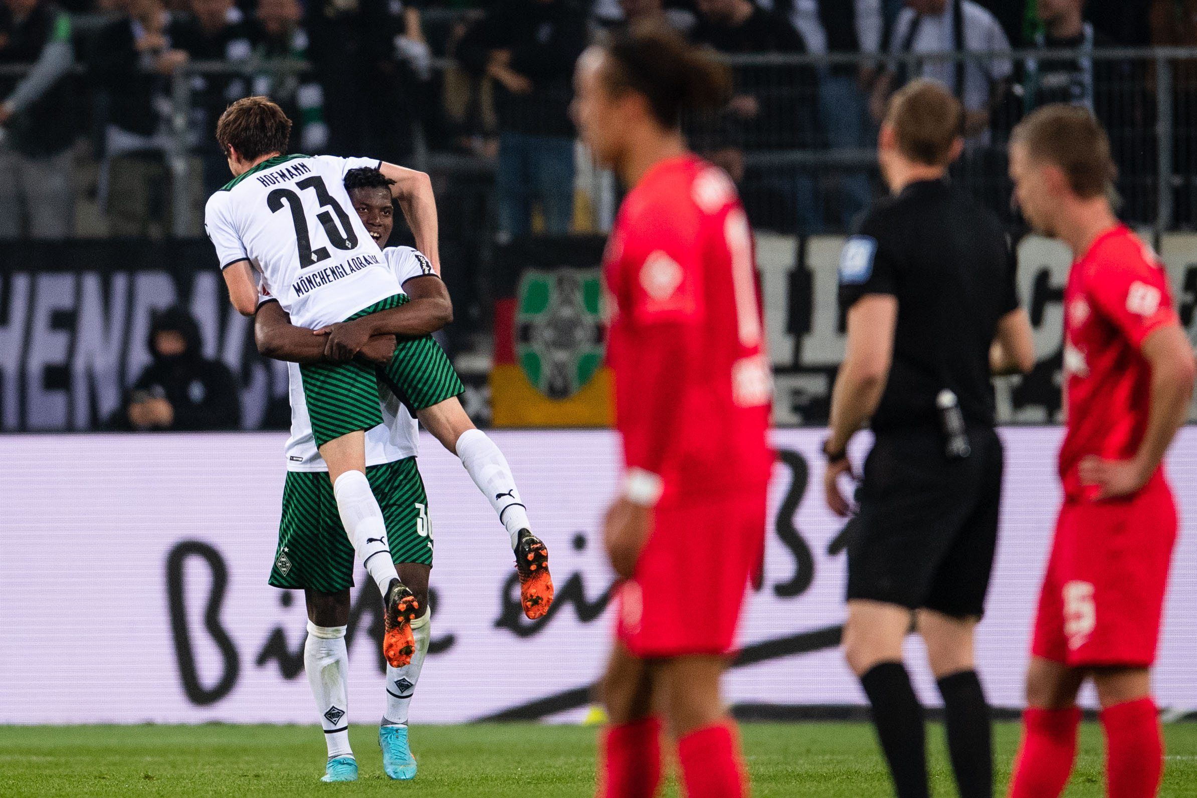 Jubel bei Borussia Mönchengladbach: Am Montag (2. Mai 2022) besiegte die Fohlenelf RB Leipzig mit 3:1.