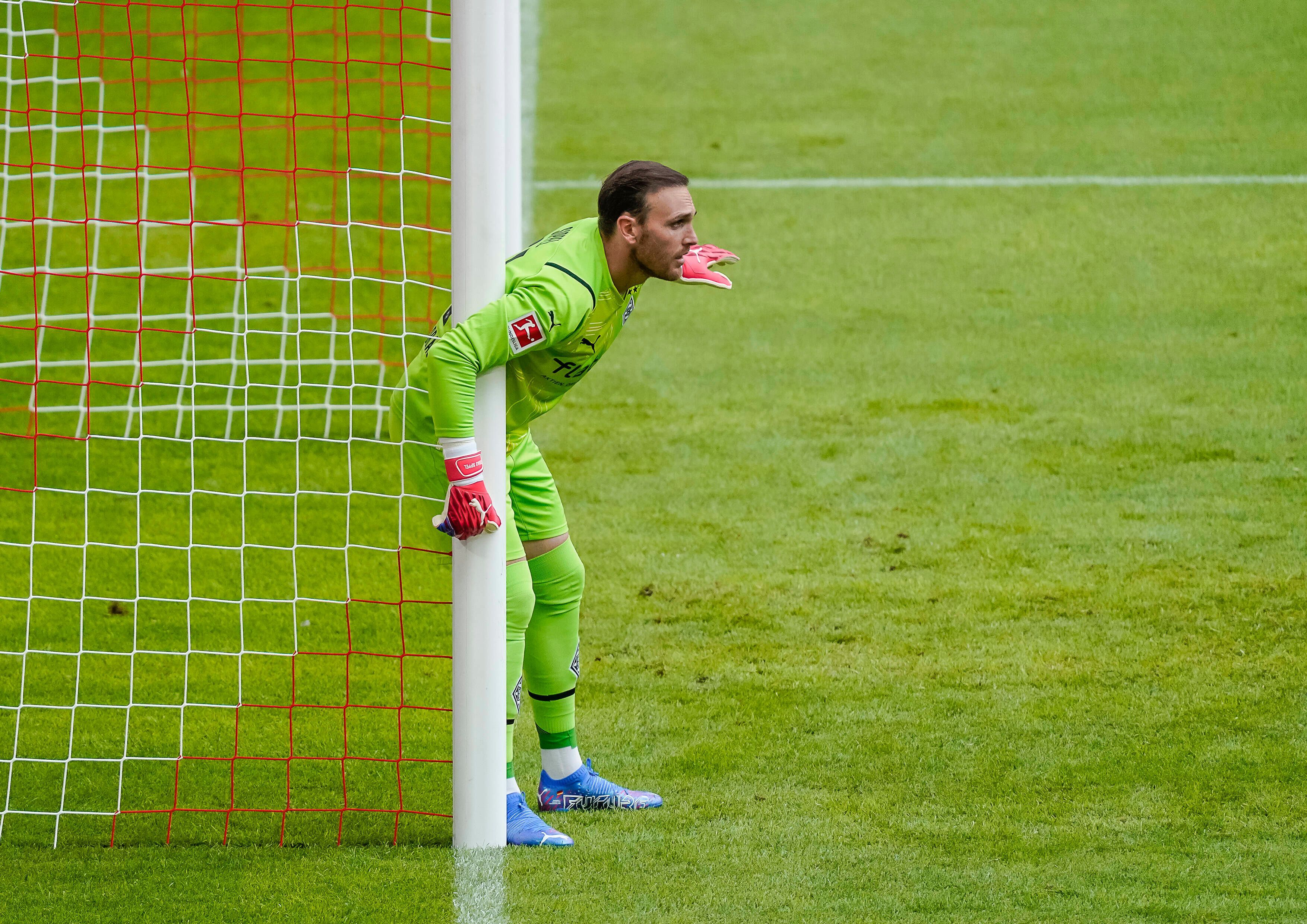 Tobias Sippel hütet am heutigen Sonntag (8. Mai 2022) das Tor von Borussia Mönchengladbach während des Bundesliga-Duells bei Eintracht Frankfurt. Dieses Foto stammt vom 28. Juli 2021. Sippel steht am Torpfosten.