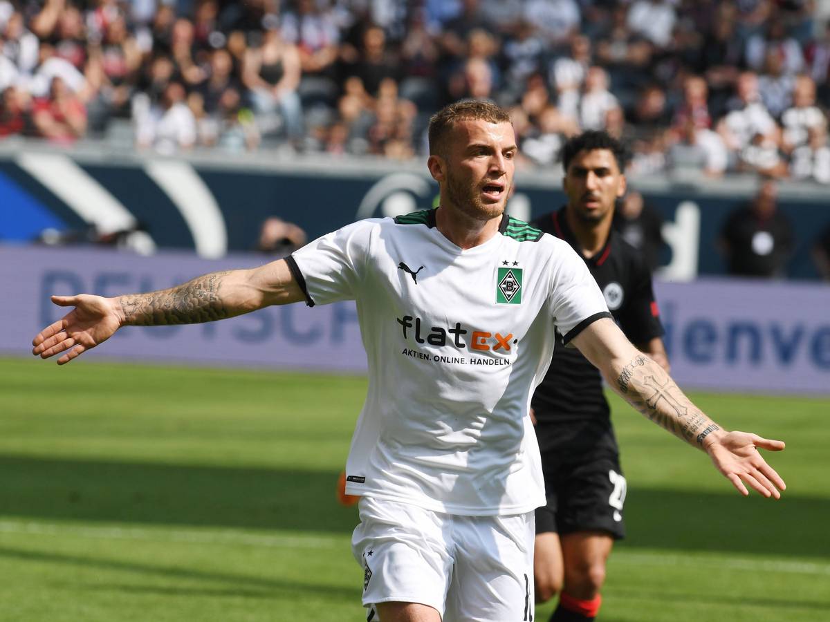 Louis Jordan Beyer fotografiert am 8.5.2022 in Frankfurt beim Fußball Bundesliga Spiel Eintracht Frankfurt gegen Borussia Mönchengladbach.