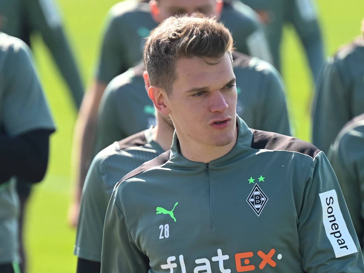 Mathias Ginter von Borussia Mönchengladbach, hier bei einer Trainingseinheit am 28. April 2022, hat in einem Podcast über seinen anstehenden Wechsel zum SC Freiburg gesprochen.