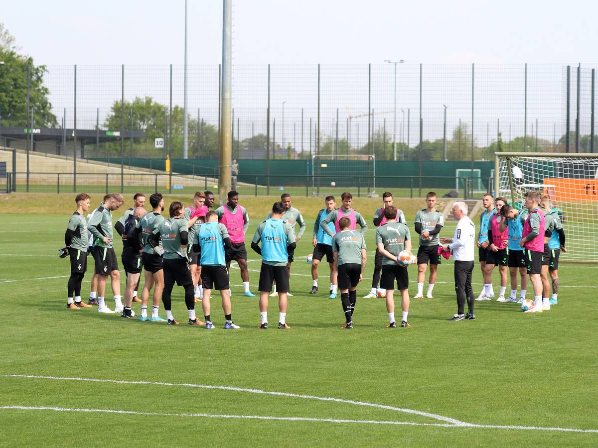 Das Team von Borussia Mönchengladbach, hier bei einer Trainingseinheit am 5. Mai 2022 im Borussia-Park, verabschiedet sich in der kommenden Woche in die Sommerpause.