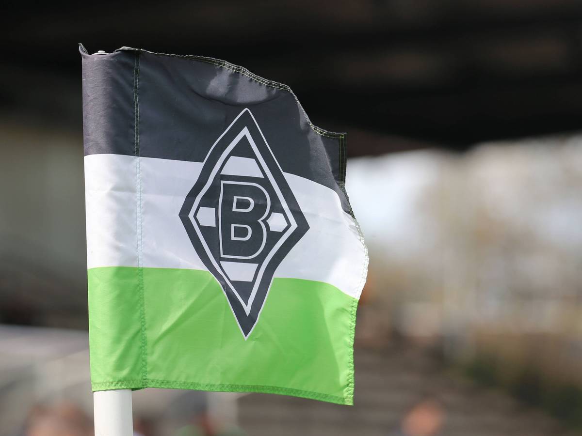 Moenchengladbach, Deutschland 09. April 2022: Regionalliga West - 2021/2022 - Bor. Moenchengladbach U23 vs. RW Ahlen Eckfahne Borussia Mönchengladbach Grenzlandstadion Nordrhein Westfalen *** Moenchengladbach, Germany 09 April 2022 Regionalliga West 2021 2022 Bor Moenchengladbach U23 vs RW Ahlen corner flag Borussia Mönchengladbach Grenzlandstadion Nordrhein Westfalen Copyright: xFotostandx/xVanxderxVeldenx