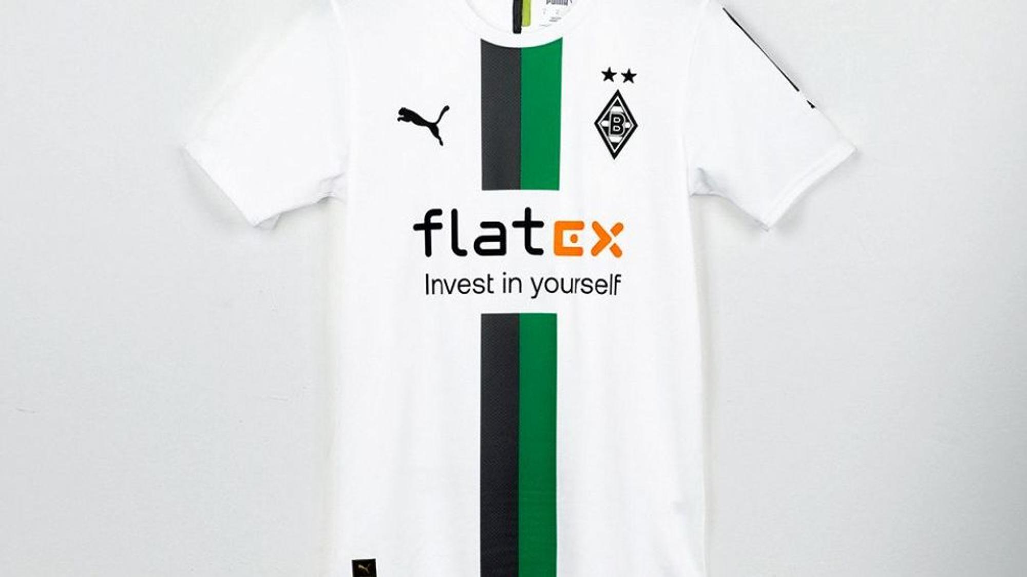 Das neue Heim-Trikot von Borussia Mönchengladbach zur Saison 2022/2023 von Ausrüster Puma ist seit Samstag (14. Mai 2022) erhältlich. Das Trikot hat einen Mittelstreifen.