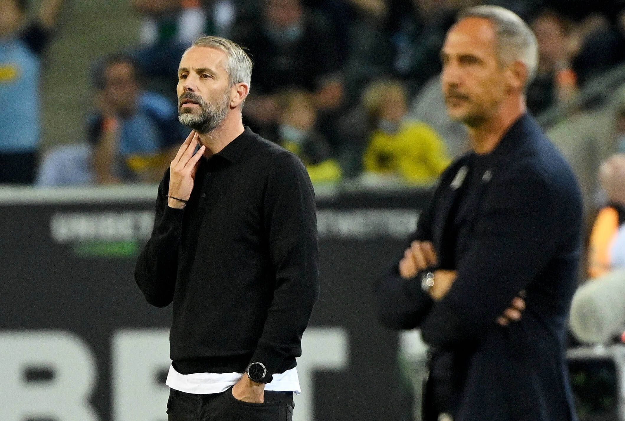 Die beiden Trainer Marco Rose (l.) und Adi Hütter (r.) am 25. September 2021 während des Bundesliga-Spiels zwischen Borussia Mönchengladbach und Borussia Dortmund im Borussia-Park.