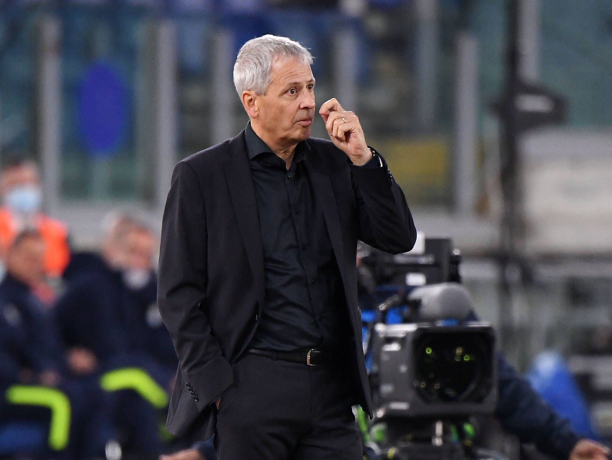 Lucien Favre, am 20. Oktober 2020 noch Trainer von Borussia Dortmund an der Seitenlinie bei der Partie gegen Lazio Rom.