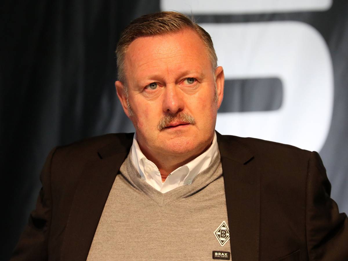 Sportdirektor Roland Virkus bei der Mitgliederversammlung von Borussia Mönchengladbach am 30. Mai 2022 im Borussia-Park.