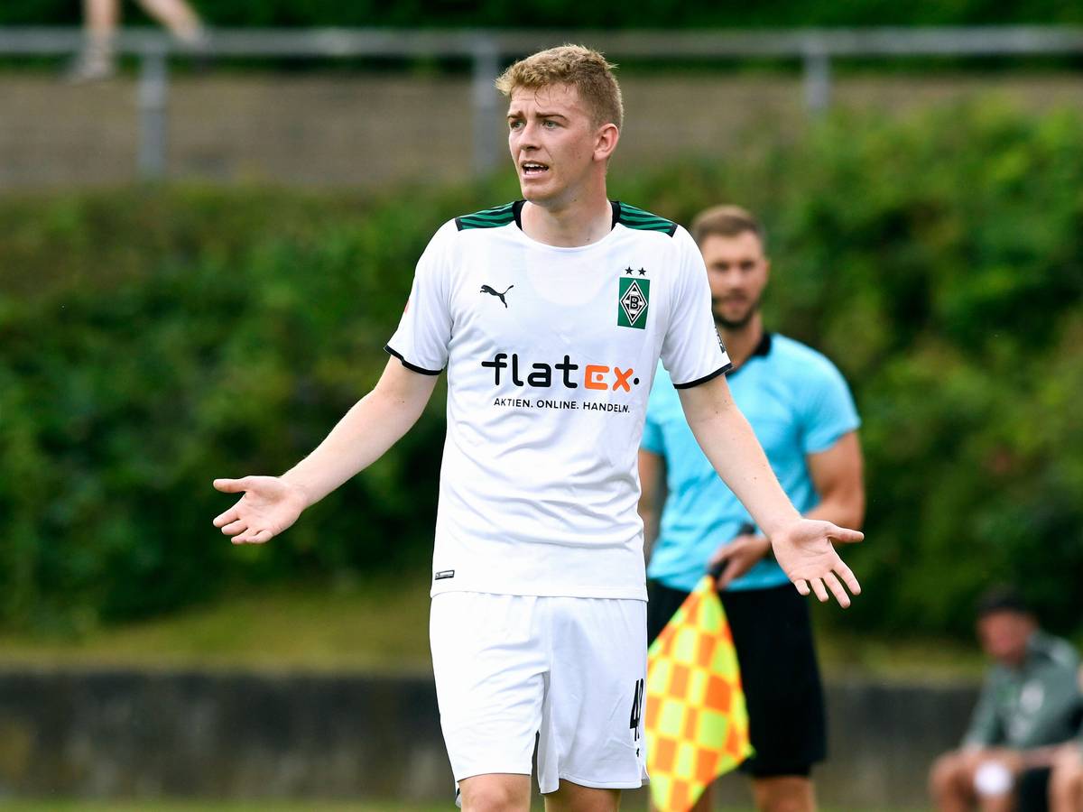 Andreas Poulsen bei einem Testspiel zwischen Borussia Mönchengladbach und Viktoria Köln am 10. Juli 2021 im Grenzlandstadion.