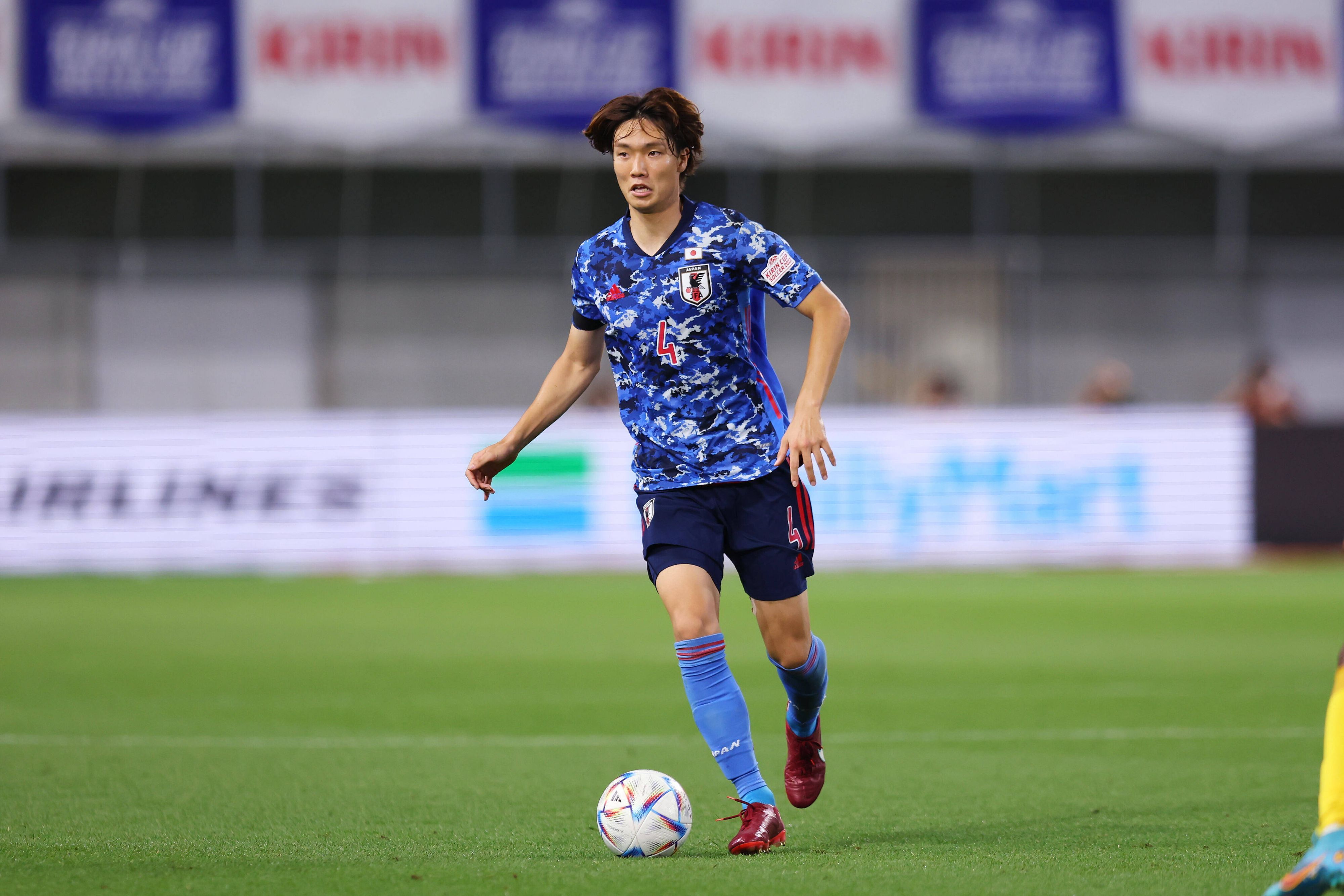 Ko Itakura, hier bei einem Länderspiel mit der japanischen Nationalmannschaft gegen Ghana am 10 Juni 2022, soll bei Borussia Mönchengladbach im Gespräch sein.