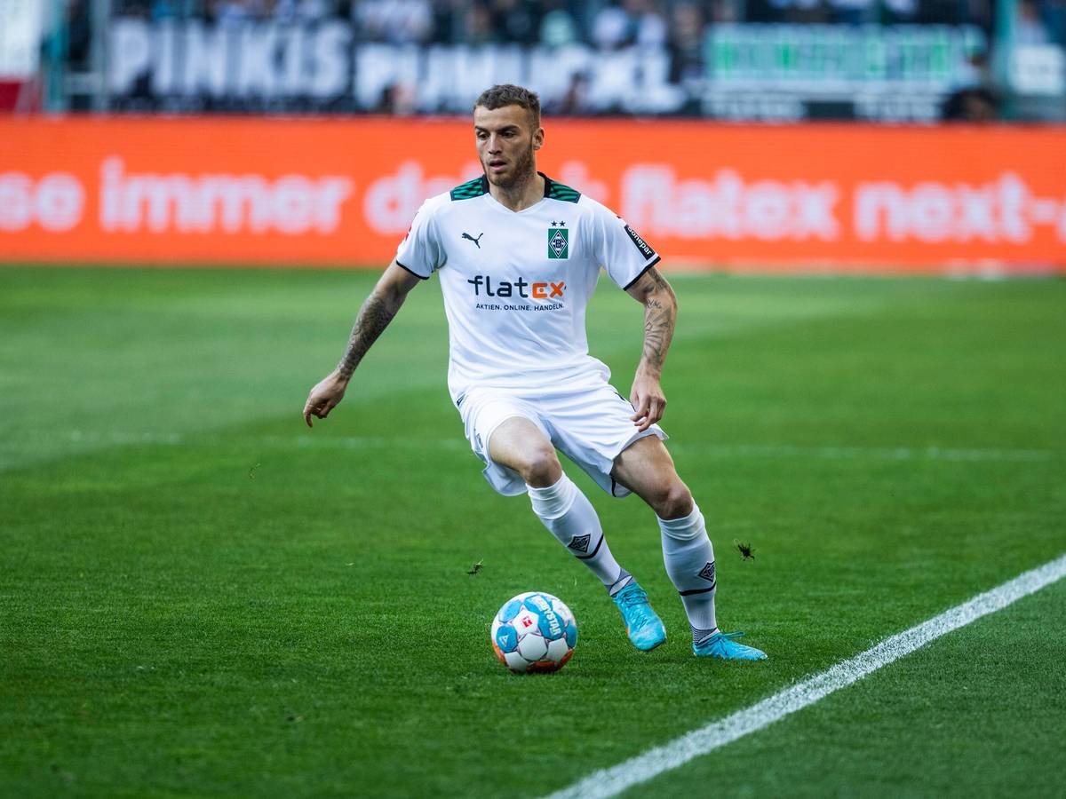 Jordan Beyer von Borussia Mönchengladbach am 16. April 2022 beim Derby gegen den 1. FC Köln im Borussia-Park.