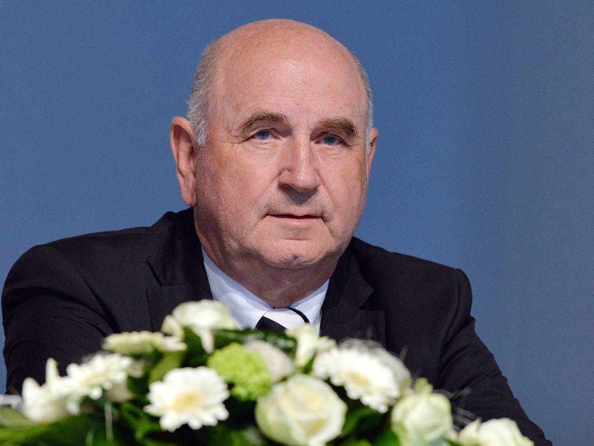 Prof. Dr. Reiner Körfer, hier bei einer Jahreshauptversammlung von Borussia Mönchengladbach im Jahr 2014, legt sein Amt als Aufsichtsratsvorsitzender nieder.