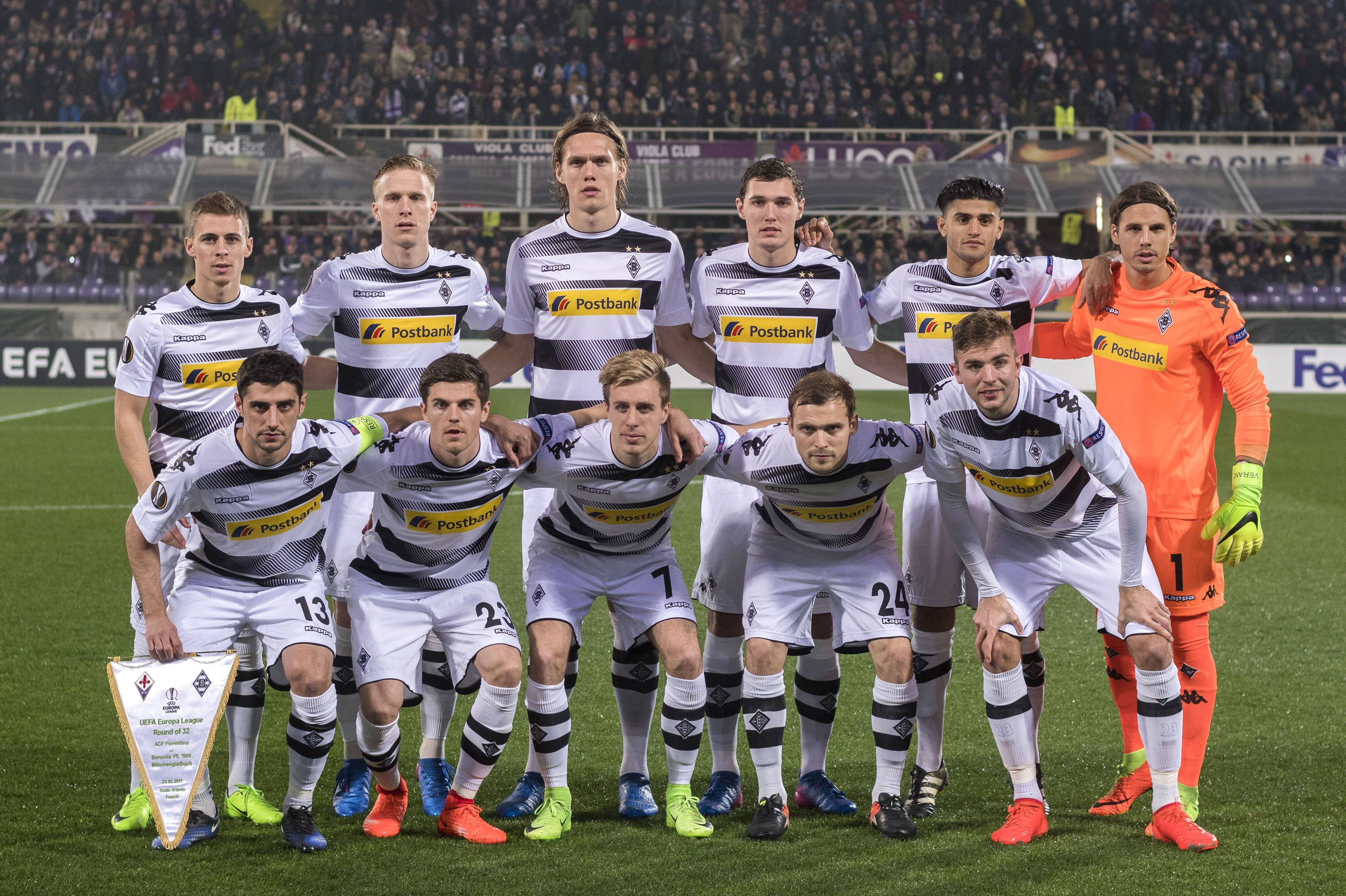 Er ist Teil des Gladbach-Teams gewesen, das am 23. Februar 2017 in Florenz Europapokal-Geschichte geschrieben hat: Verteidiger Andreas Christensen, hier zu sehen in der oberen Reihe (3.v.r.). Christensen umarmt Mo Dahoud und Jannik Vestergaard.