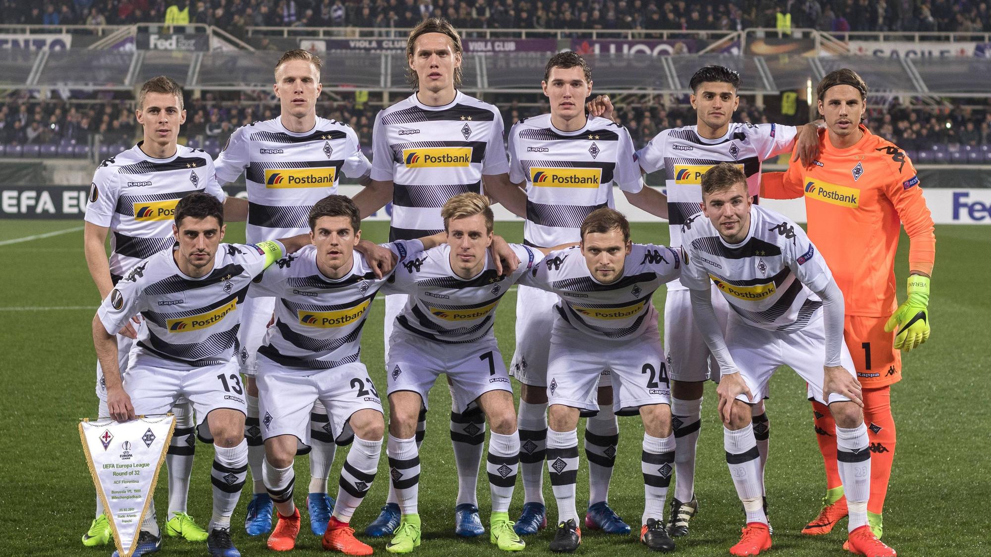 Er ist Teil des Gladbach-Teams gewesen, das am 23. Februar 2017 in Florenz Europapokal-Geschichte geschrieben hat: Verteidiger Andreas Christensen, hier zu sehen in der oberen Reihe (3.v.r.). Christensen umarmt Mo Dahoud und Jannik Vestergaard.