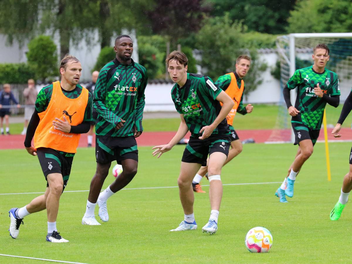 Das Team von Borussia Mönchengladbach ist am Montag (4. Juli 2022) mit der ersten Einheit der Woche auf dem Sportplatz Birkenmoos ins Training gestartet