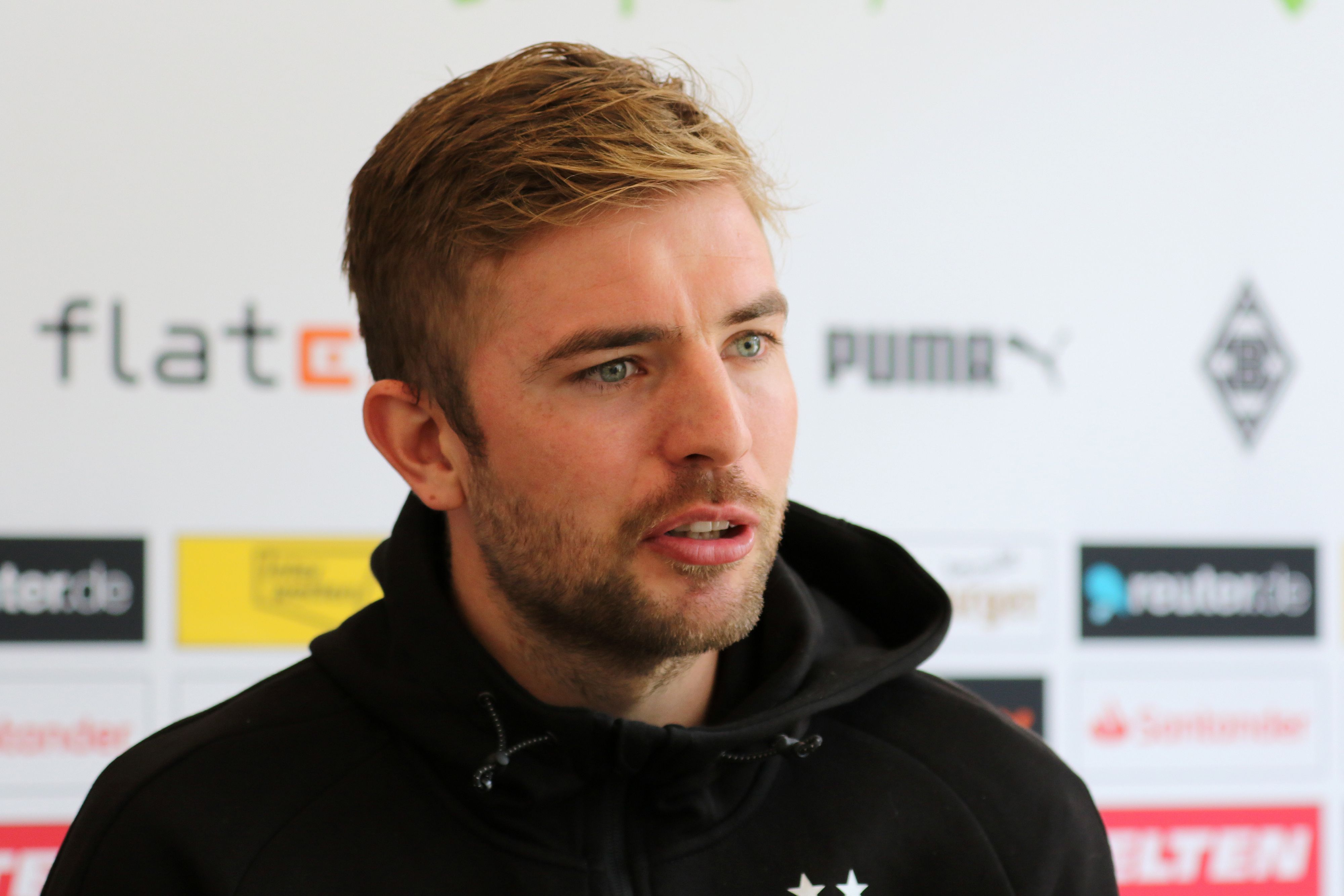 Christoph Kramer von Fußball-Bundesligist Borussia Mönchengladbach. Hier zu sehen am 5. Juli 2022 während des Trainingslagers am Tegernsee. Kramer schaut in die Runde der Medienvertreter.