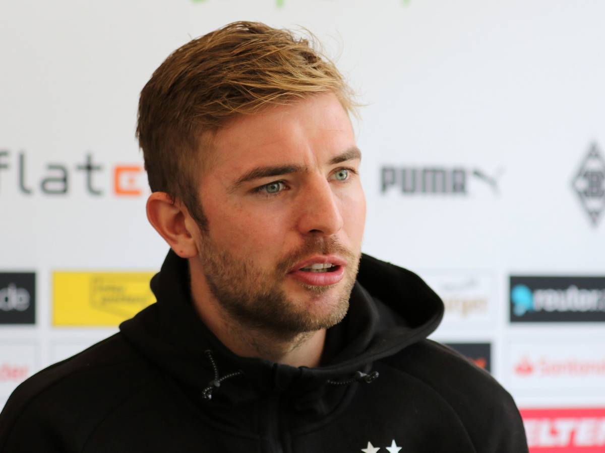Christoph Kramer von Fußball-Bundesligist Borussia Mönchengladbach. Hier zu sehen am 5. Juli 2022 während des Trainingslagers am Tegernsee. Kramer schaut in die Runde der Medienvertreter.