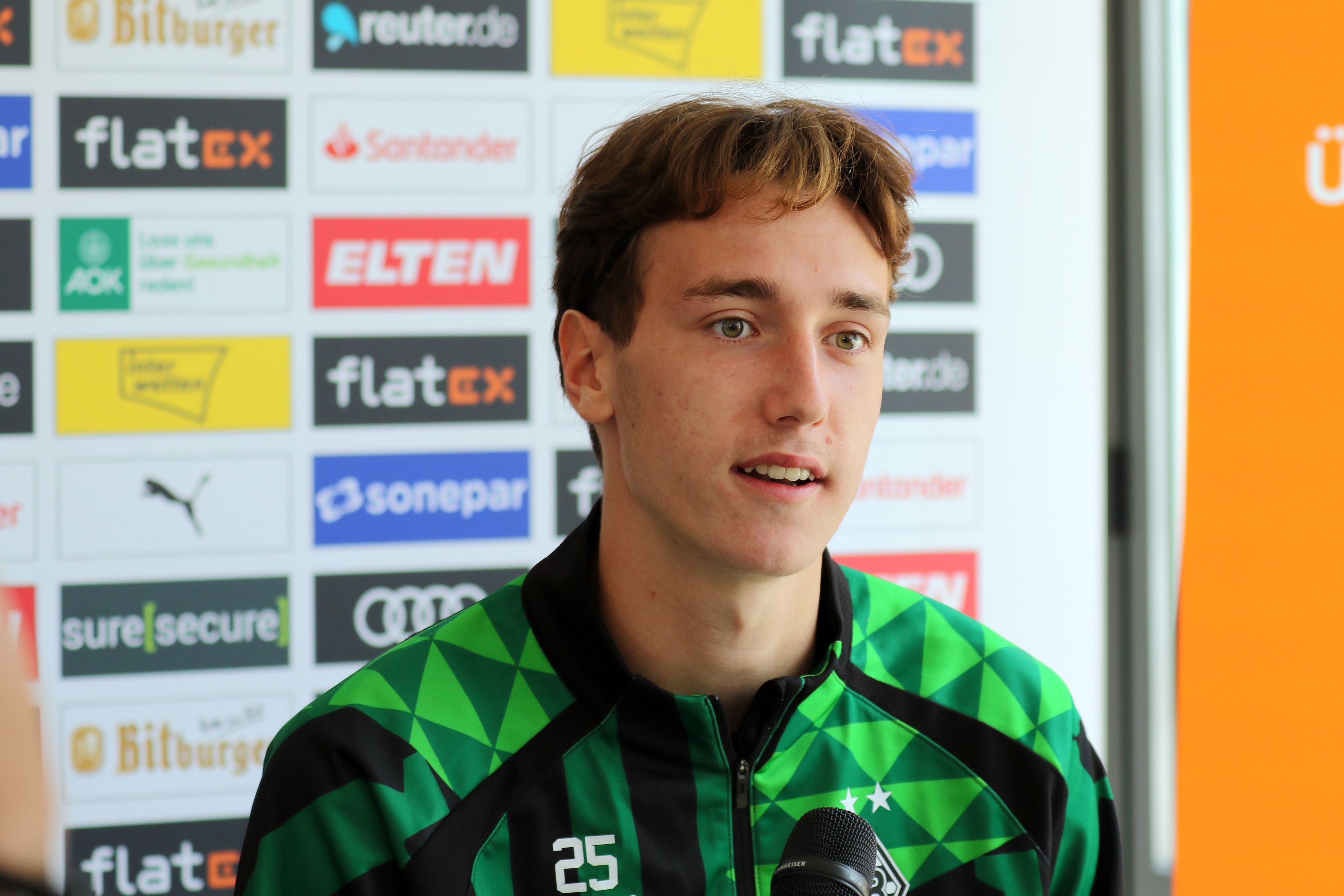 Simon Walde von Borussia Mönchengladbach am 8. Juli 2022 im Pressegespräch im Trainingslager am Tegernsee in Rottach-Egern.