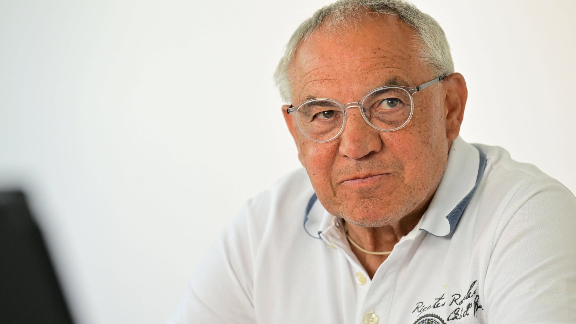 Felix Magath, hier am 25. Mai 2022 bei einem Besuch der Kicker-Redaktion, hat die Platzierungen für die kommende Bundesliga-Saison prognostiziert. Borussia Mönchengladbach kommt dabei nicht gerade gut weg.