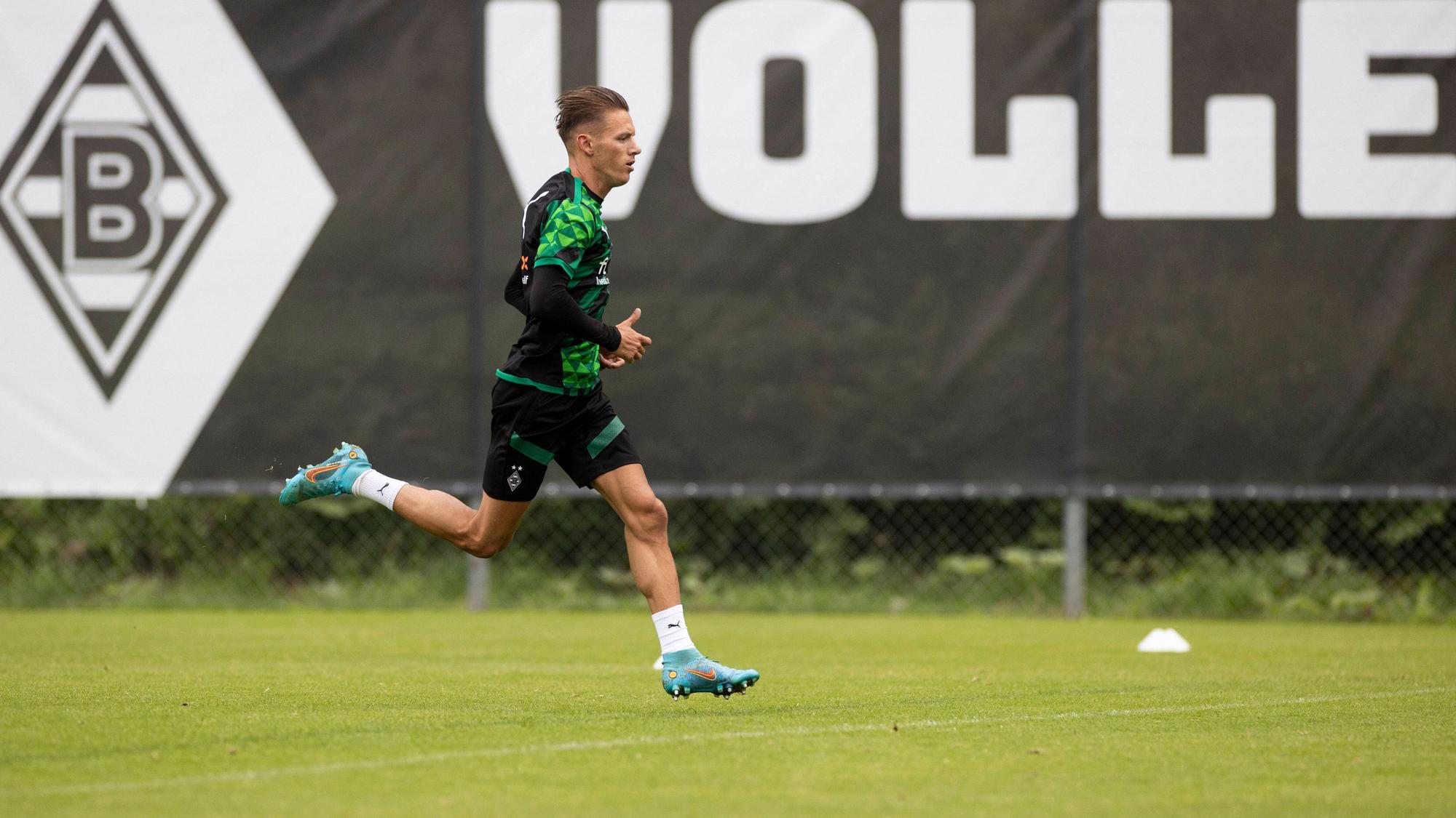 Hannes Wolf von Borussia Mönchengladbach, hier im Trainingslager am Tegernsee am 7. Juli 2022, bei einem Sprint.
