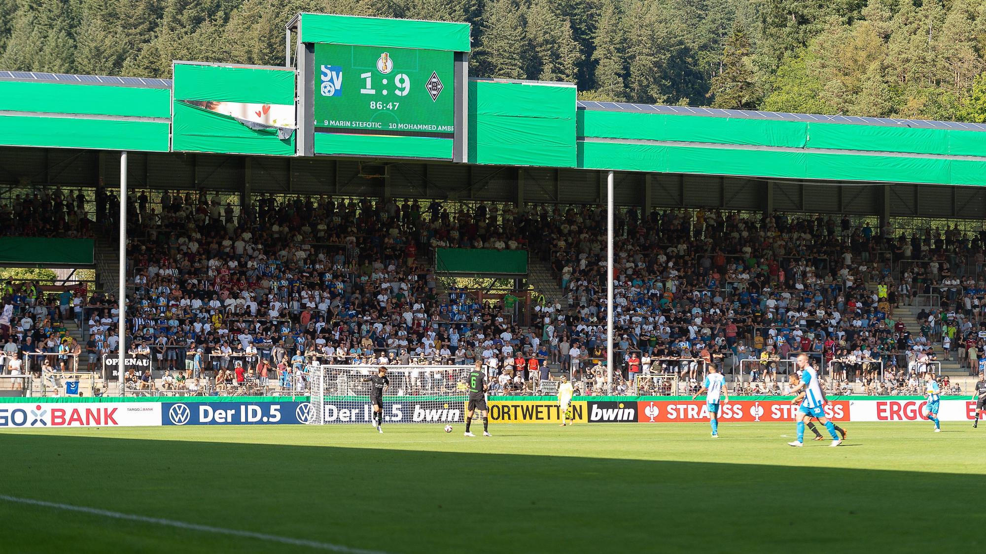 Borussia Mönchengladbach besiegte am Sonntag (31. Juli 2022) den Oberligisten SV Oberachern 9:1 in der ersten Runde des DFB-Pokals.