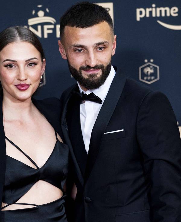 Franck Honorat, Neuzugang von Borussia Mönchengladbach, hier am 15. Mai 2022 mit Ehefrau Gwendoline (l.) bei einer Verleihung in Paris.