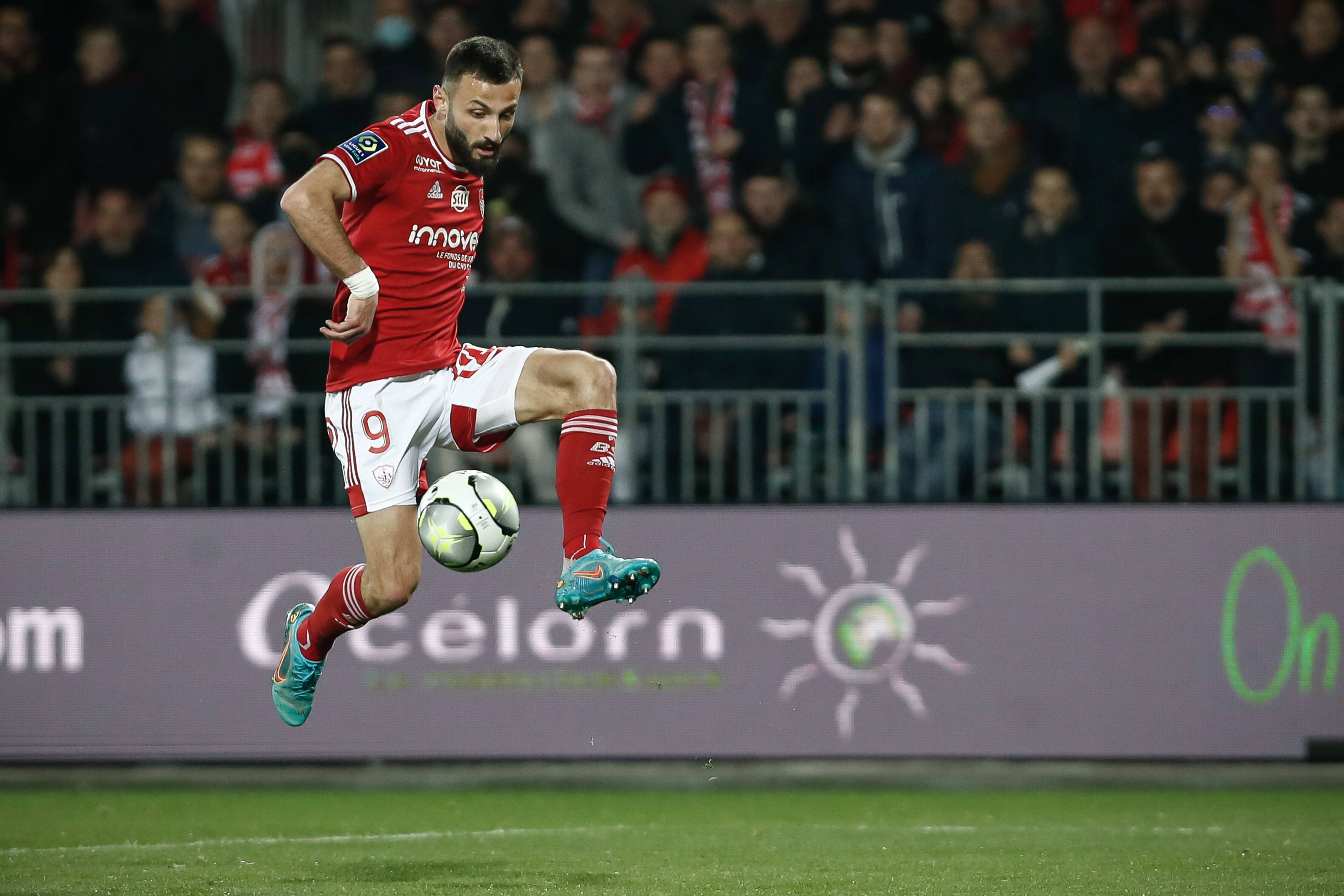 Franck Honorat von Stade Brest, hier bei einem Match gegen Olympique Lyon am 20. April 2022, soll das Interesse von Borussia Mönchengladbach geweckt haben.