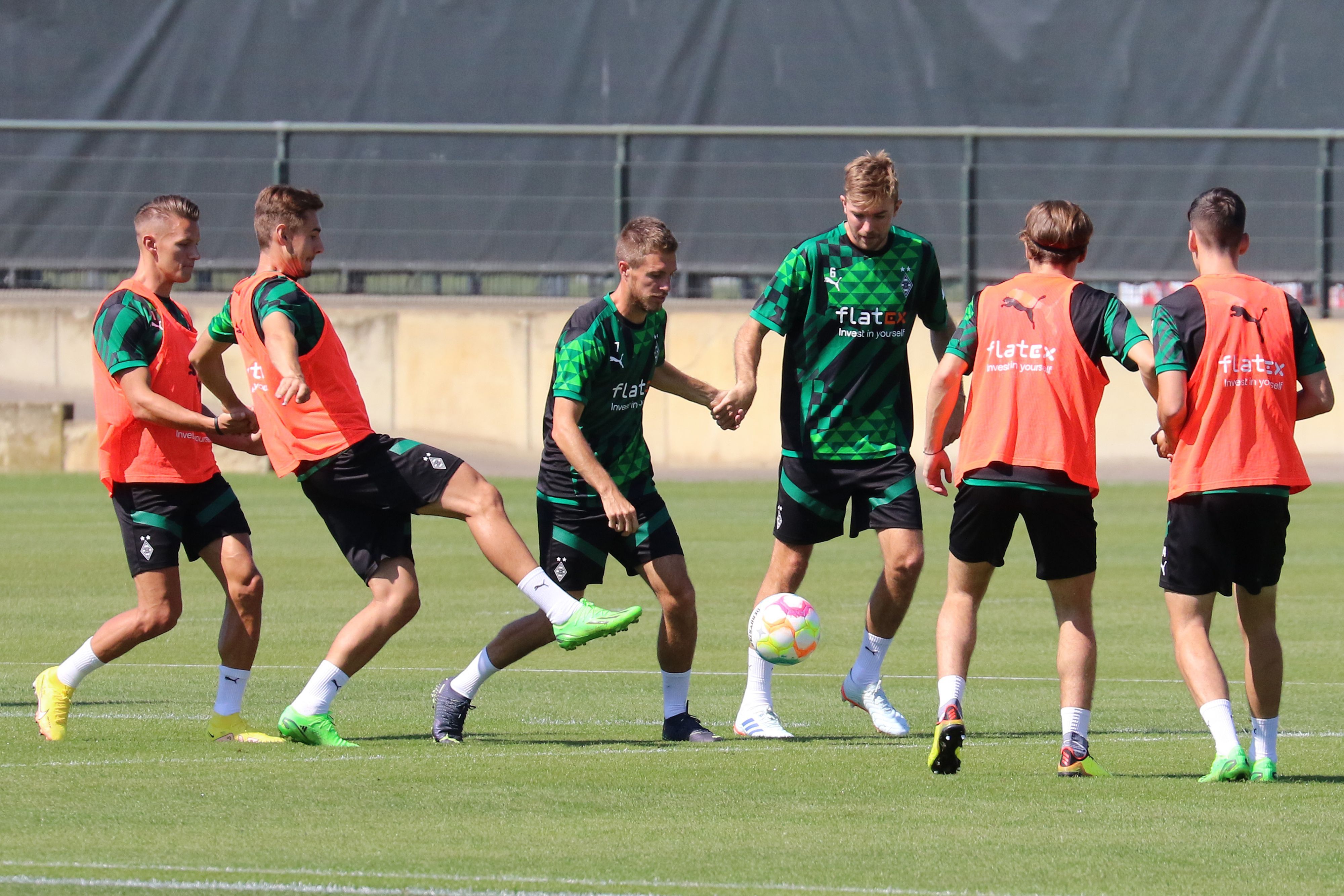 Am Dienstag (16. August 2022) nimmt Borussia Mönchengladbach die Vorbereitung auf das Heimspiel gegen Hertha BSC auf, welches am Freitag (19. August) stattfinden wird. Das Foto zeigt das Team bei einer Einheit am 11. August im Borussia-Park.