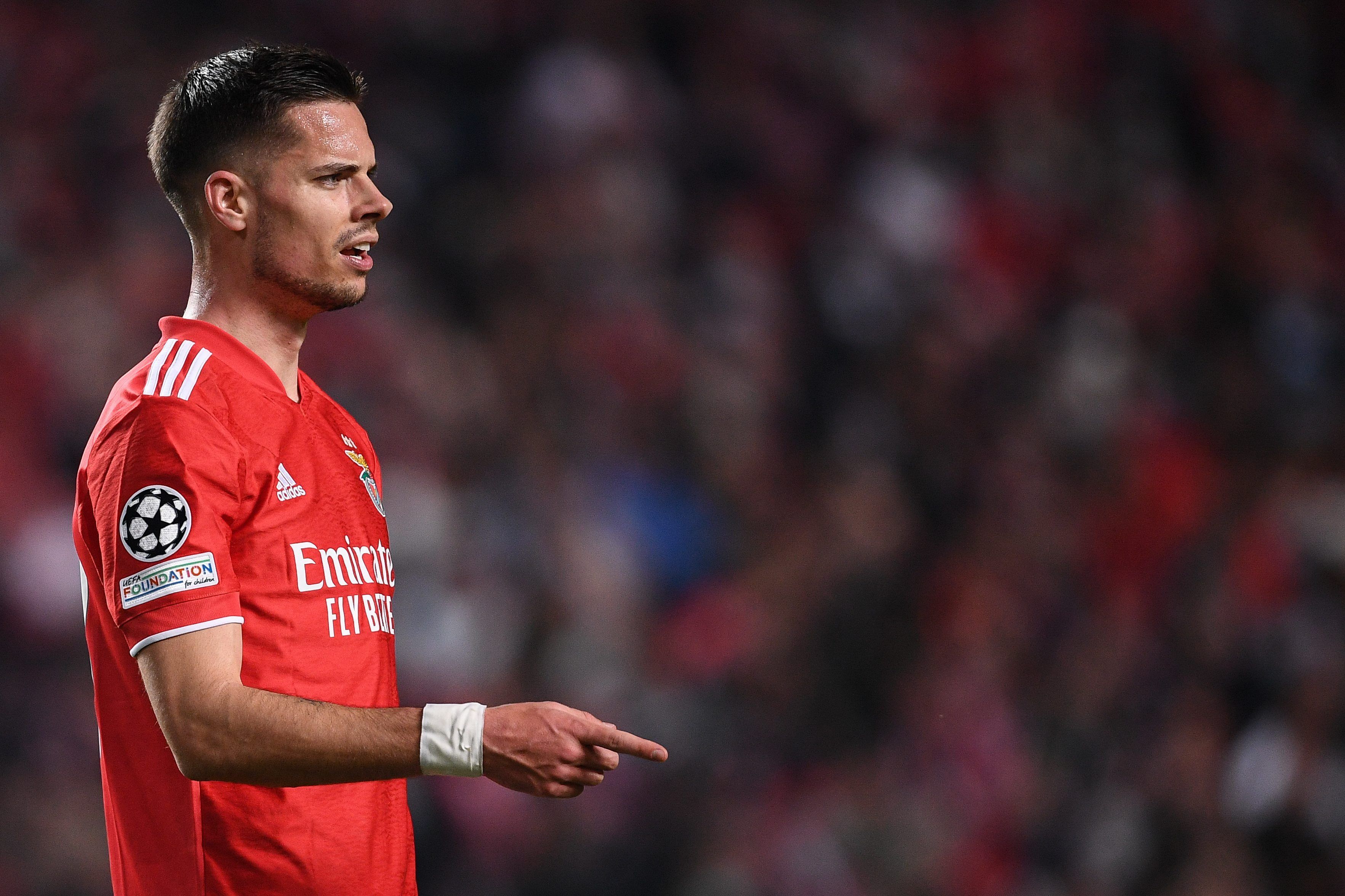 Julian Weigl, hier zu sehen am 23. Februar 2022, ist für ein Jahr von Benfica Lissabon an Borussia Mönchengladbach ausgeliehen.