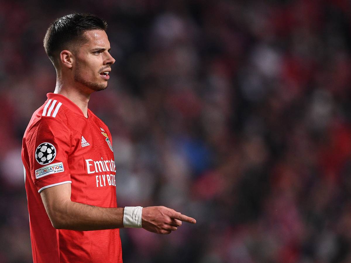 Julian Weigl, hier zu sehen am 23. Februar 2022, ist für ein Jahr von Benfica Lissabon an Borussia Mönchengladbach ausgeliehen.