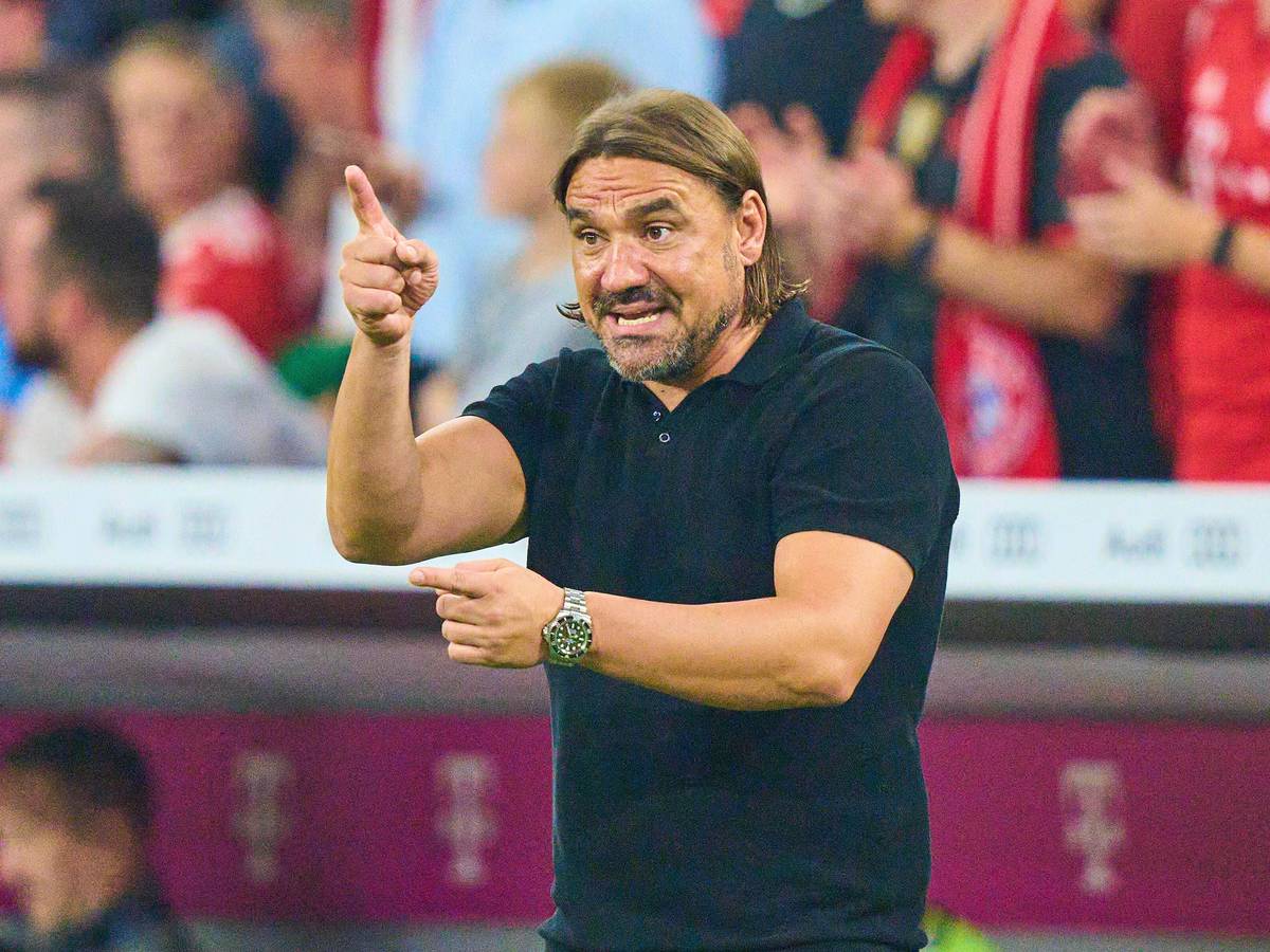 Trainer Daniel Farke von Borussia Mönchengladbach am 27. August an der Seitenlinie in der Allianz-Arena beim Auswärtsspiel gegen den FC Bayern München.
