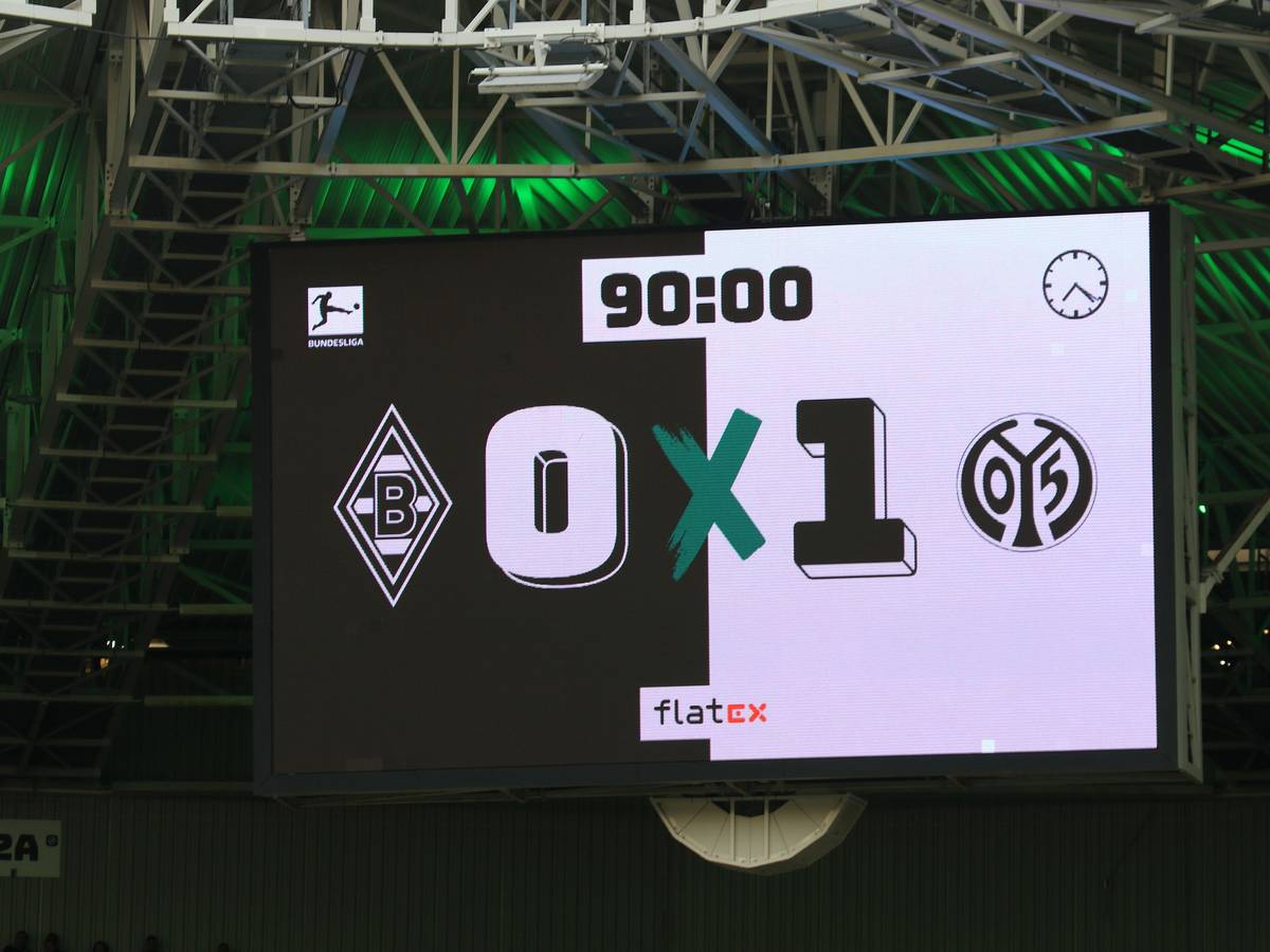 Die Anzeigetafel im Borussia-Park zeigt das Endergebnis zwischen Borussia Mönchengladbach am Sonntag (4. September 2022) an.